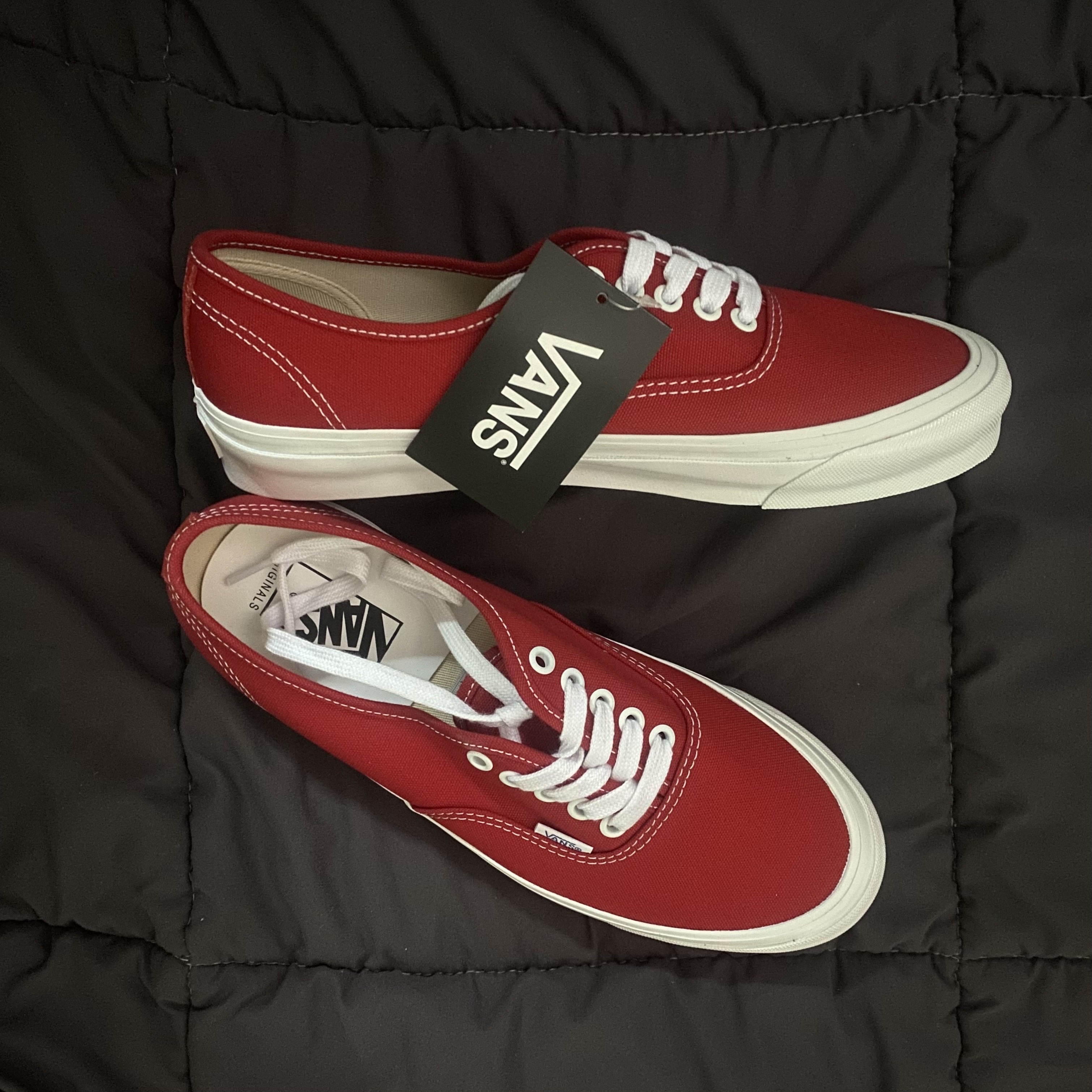 Vans Vault OG Authentic LX Red 착용 스타일