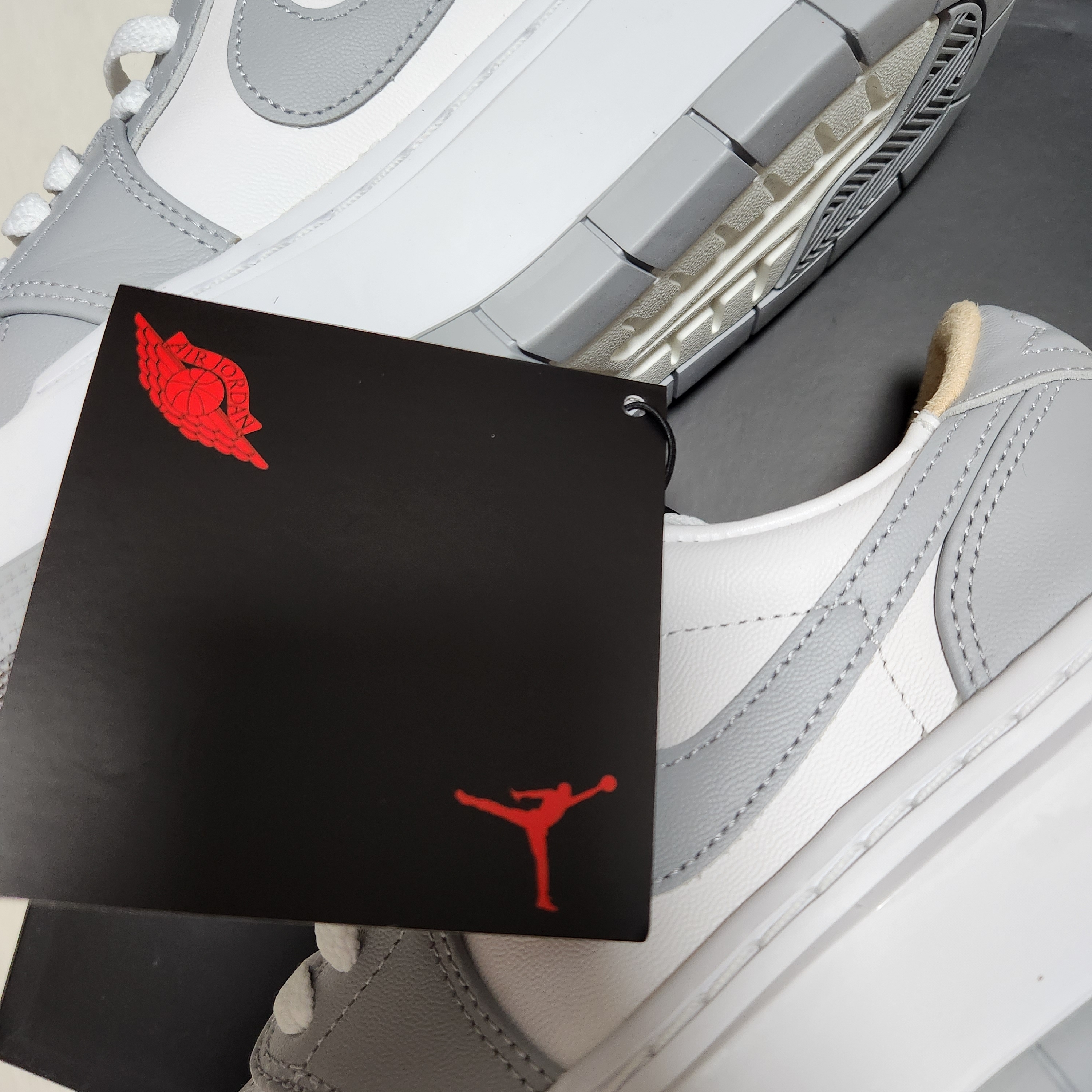 (W) Jordan 1 Elevate Low White and Wolf Grey 착용 스타일