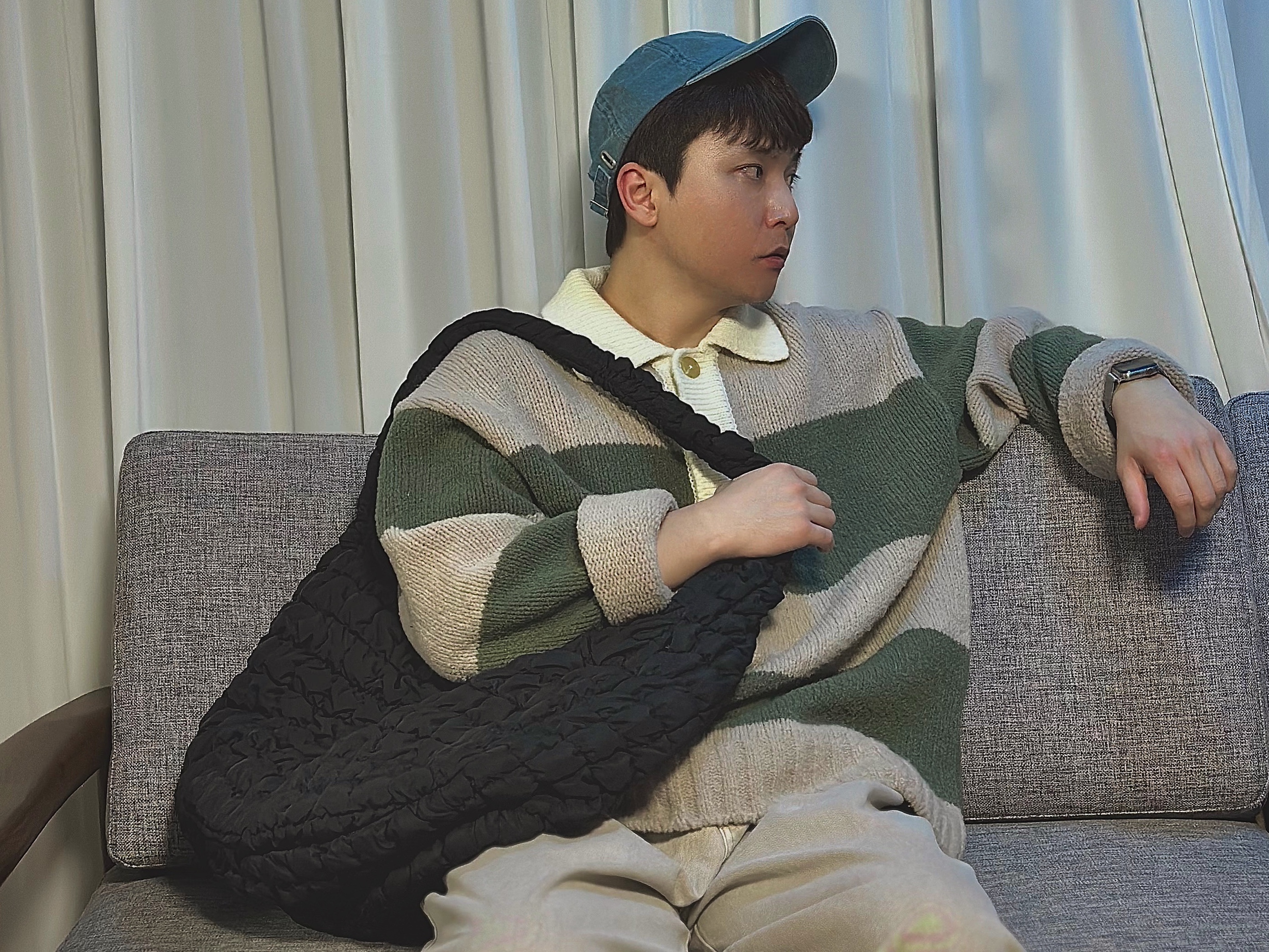 COS Quilted Oversized Shoulder Bag Black, Stussy Washed Stock Low Pro Cap Laguna Blue 착용 스타일