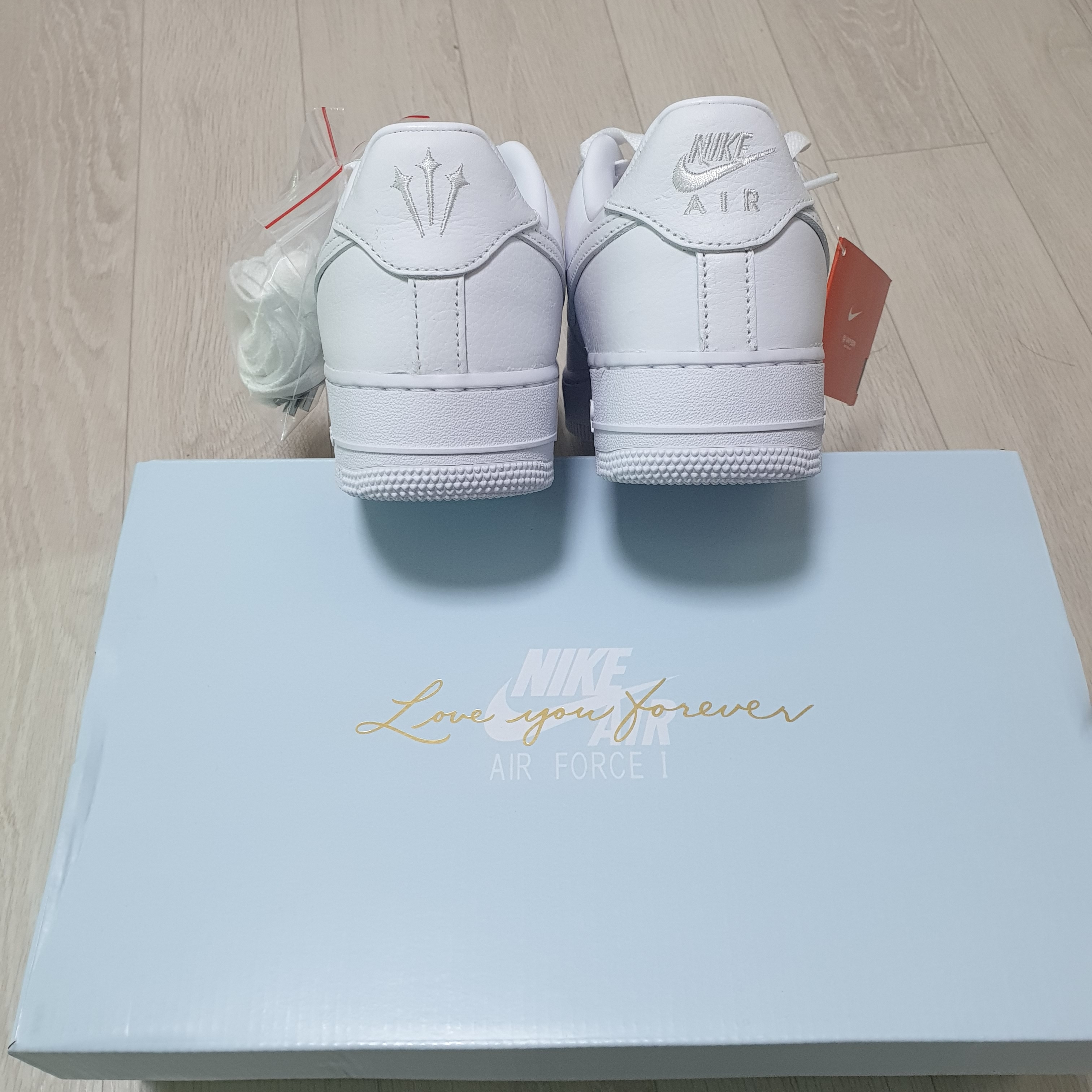 Nike x Drake Nocta Air Force 1 Low SP Certified Lover Boy White 착용 스타일 - 1