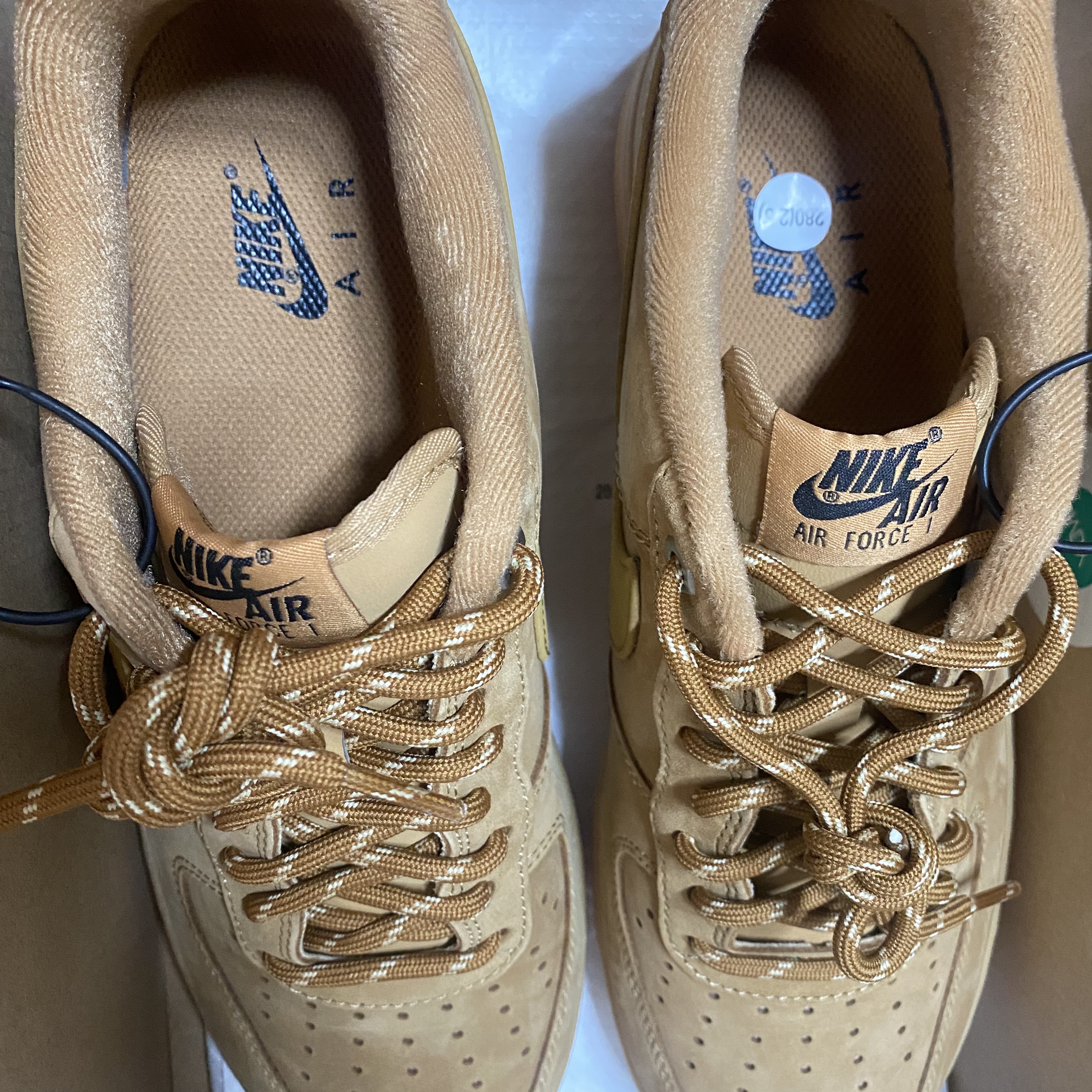 Nike Air Force 1 '07 WB Flax 착용 스타일