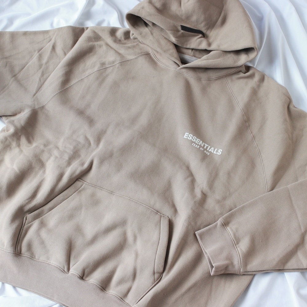 Essentials Hoodie Oak - 22SS 착용 스타일