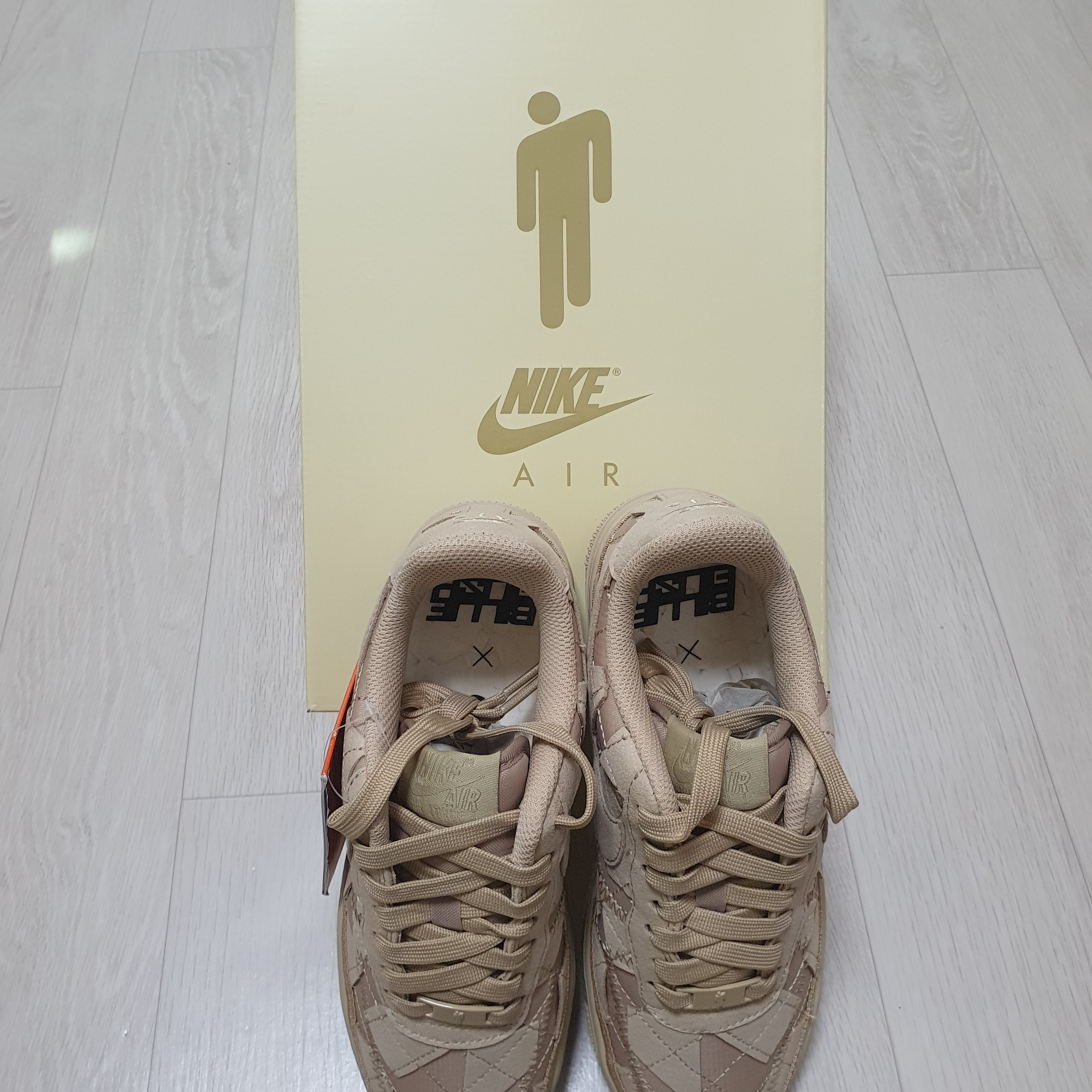 Nike x Billie Eilish Air Force 1 Low '07 SP Mushroom 착용 스타일