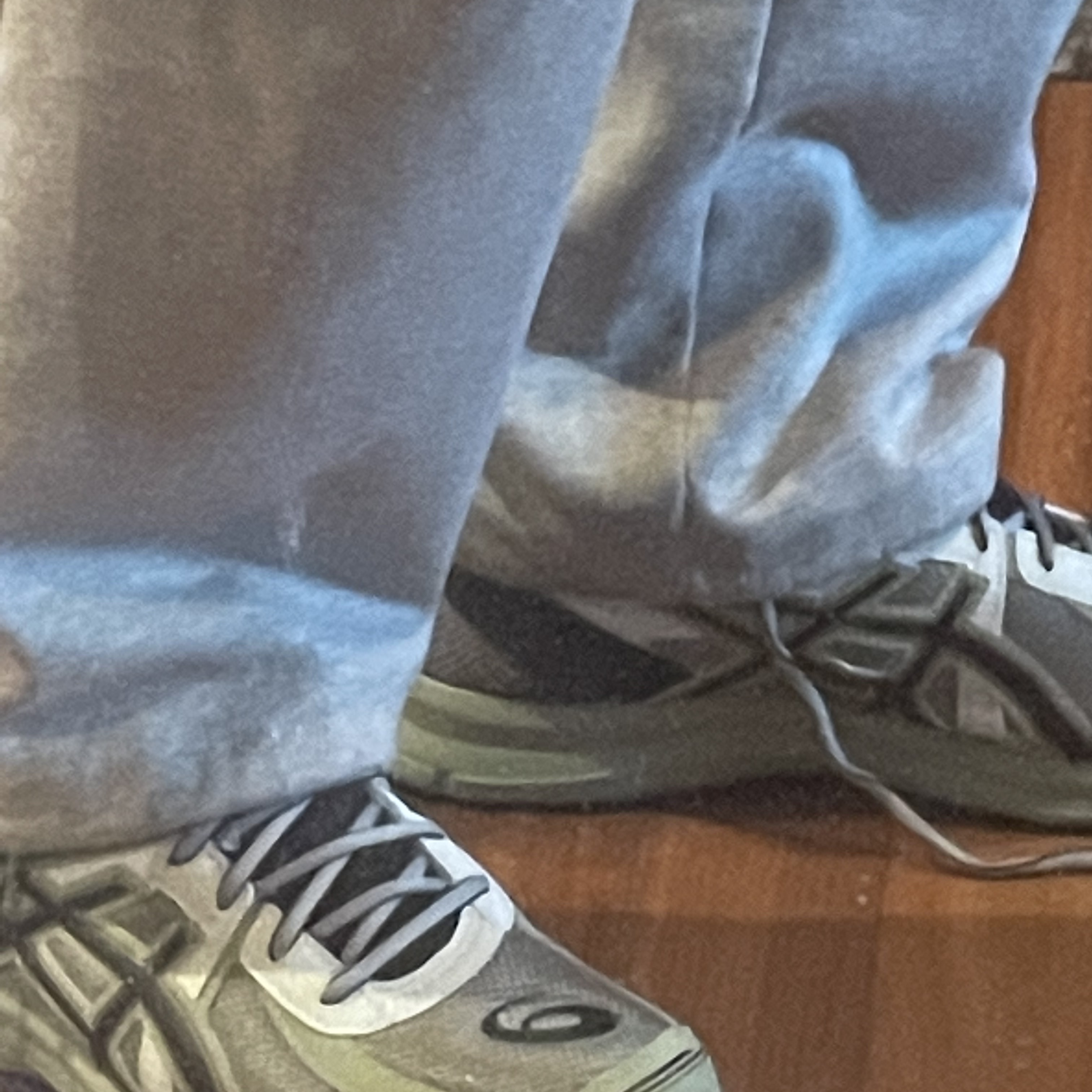 Asics Jog 100 S Sheet Rock - 2E Wide 착용 스타일 - 2