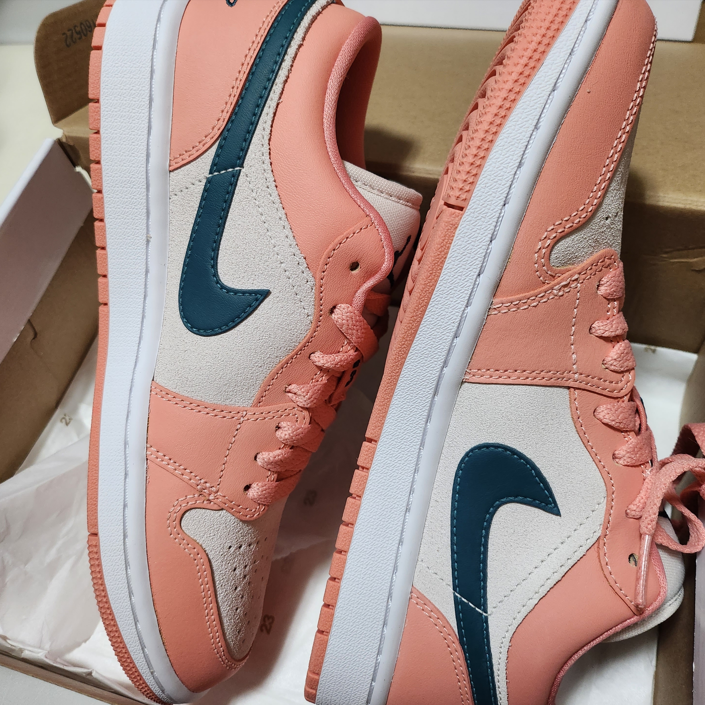 (W) Jordan 1 Low Light Madder Root 착용 스타일