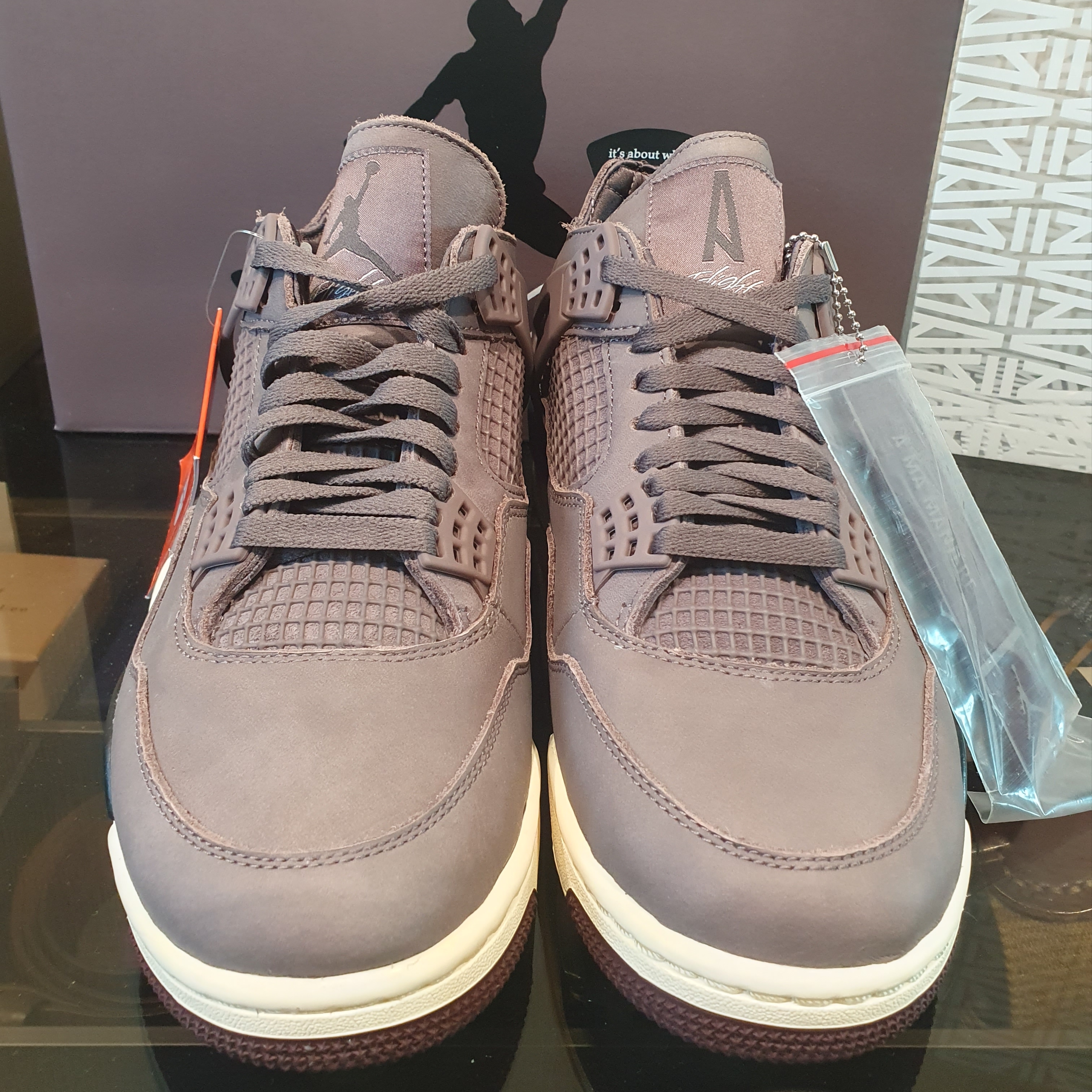 Jordan 4 x A Ma Maniere Retro Violet Ore 착용 스타일 - 1