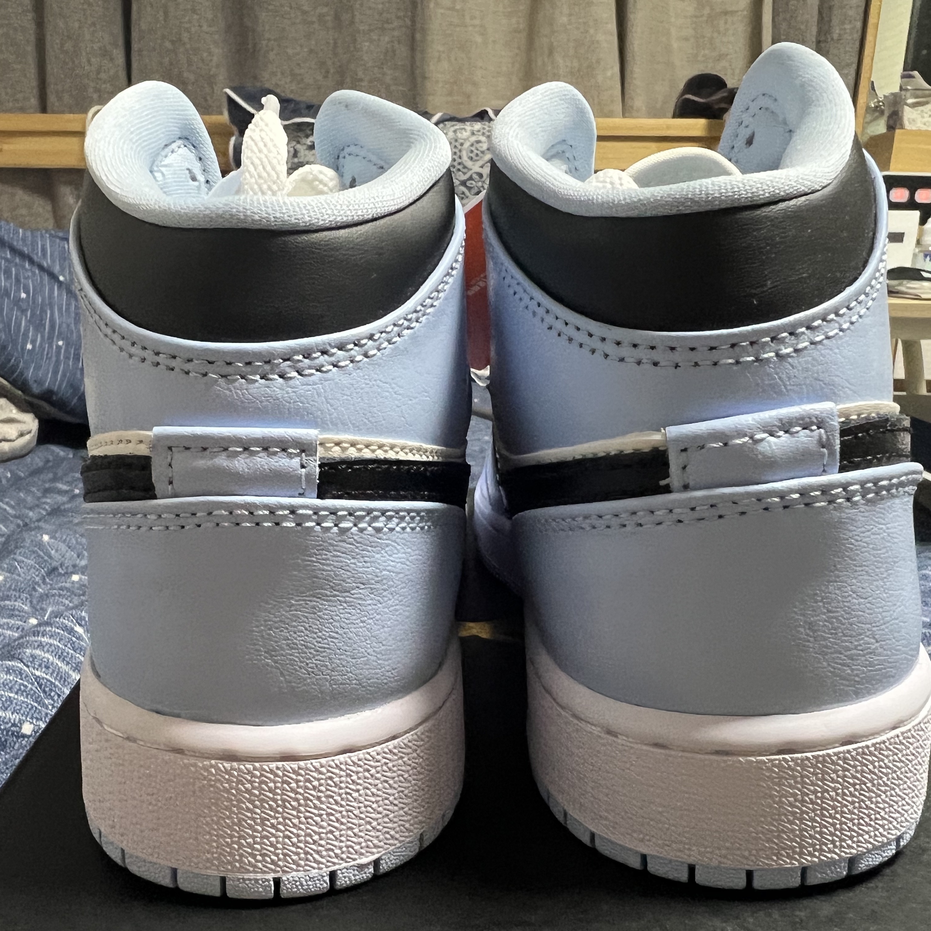 (GS) Jordan 1 Mid Ice Blue Black 착용 스타일 - 3