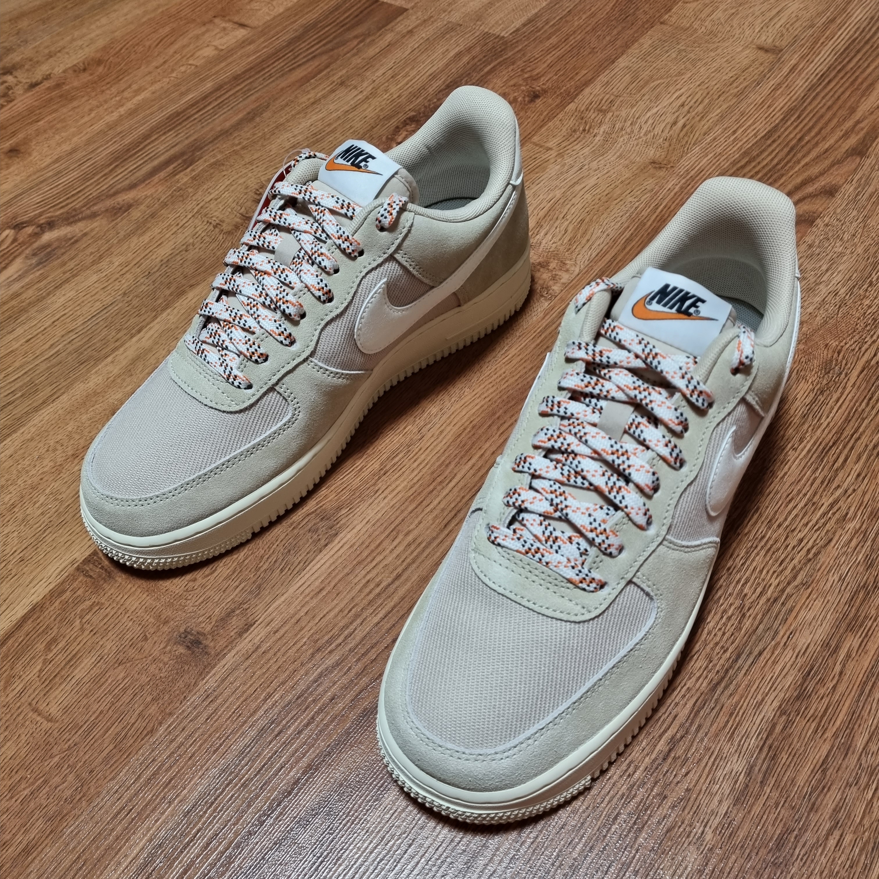 Nike Air Force 1 '07 LV8 Rattan 착용 스타일 - 2