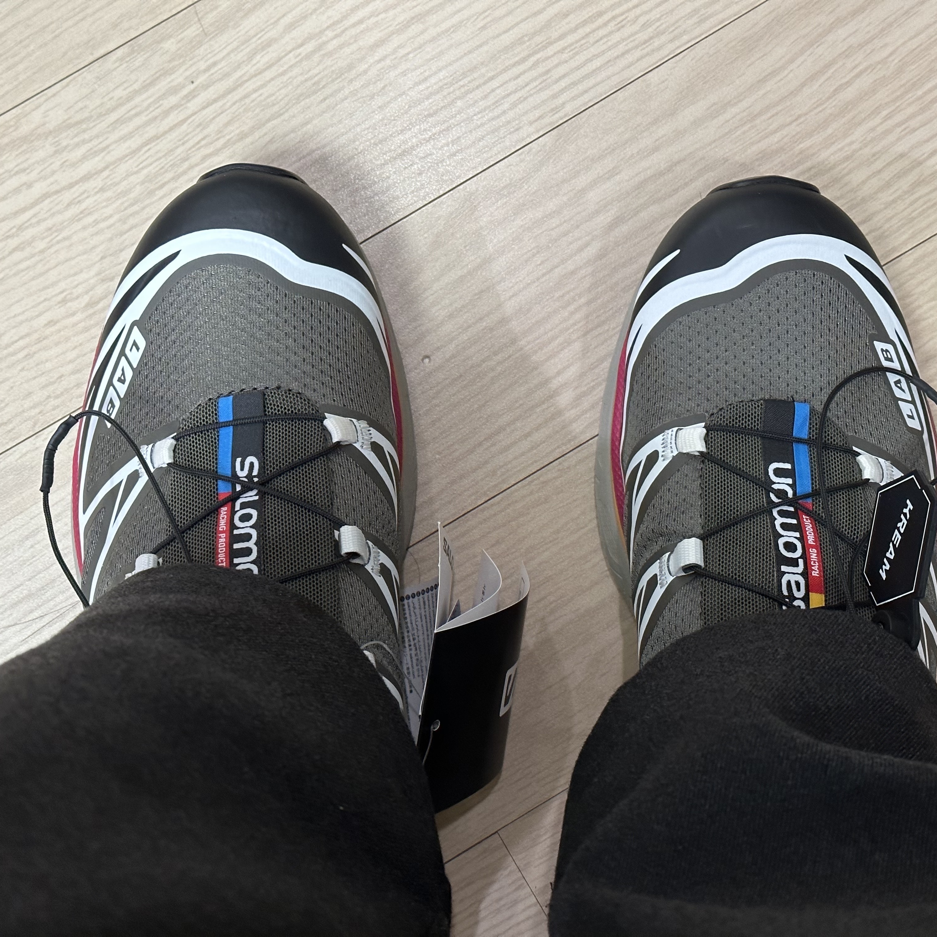 Salomon XT-6 Beluga Russet Orange 착용 스타일 - 1