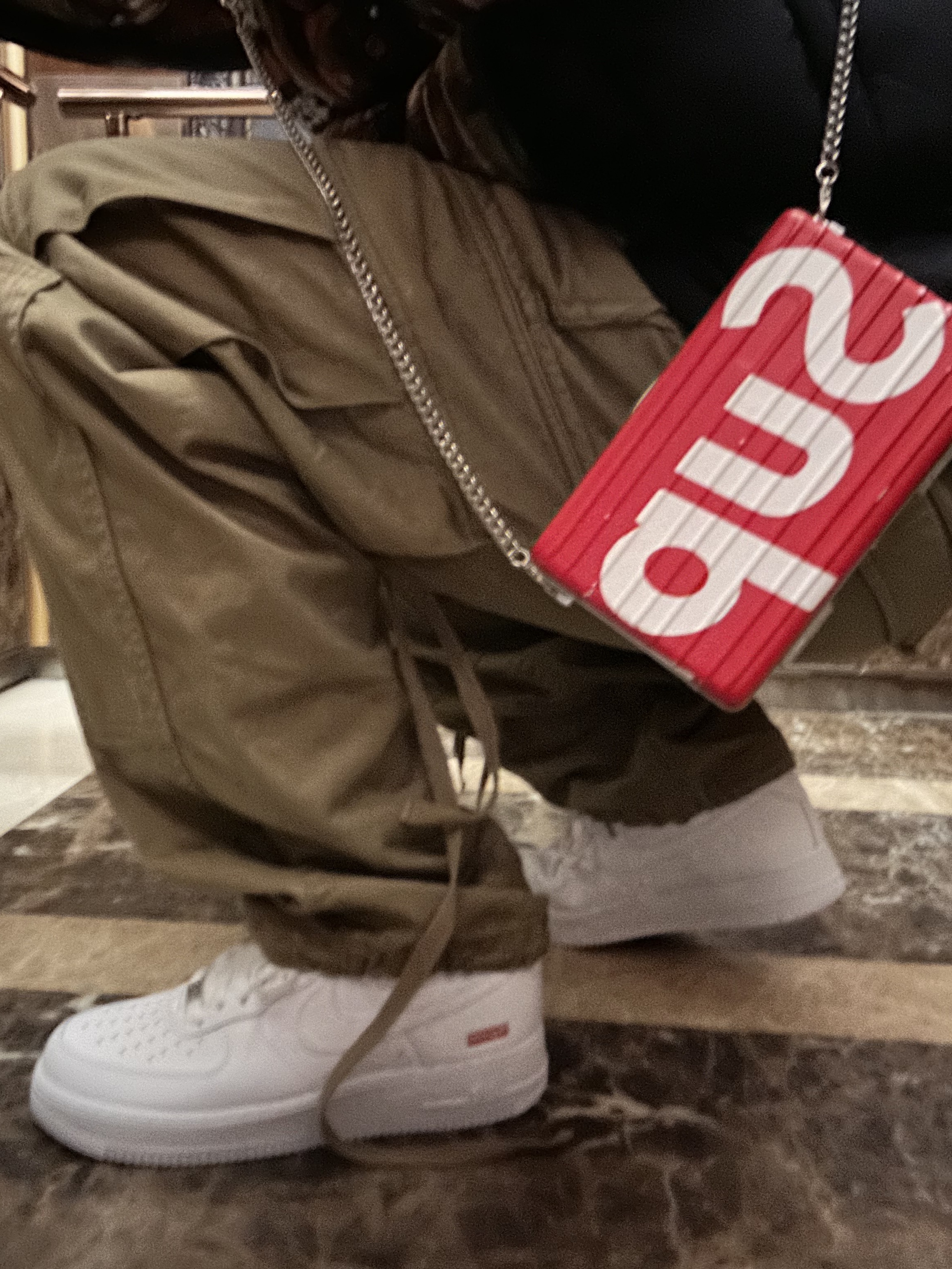 Nike x Supreme Air Force 1 Low White, Supreme x The North Face 800-Fill Half Zip Hooded Pullover Times Square - 22FW 착용 스타일 - 3