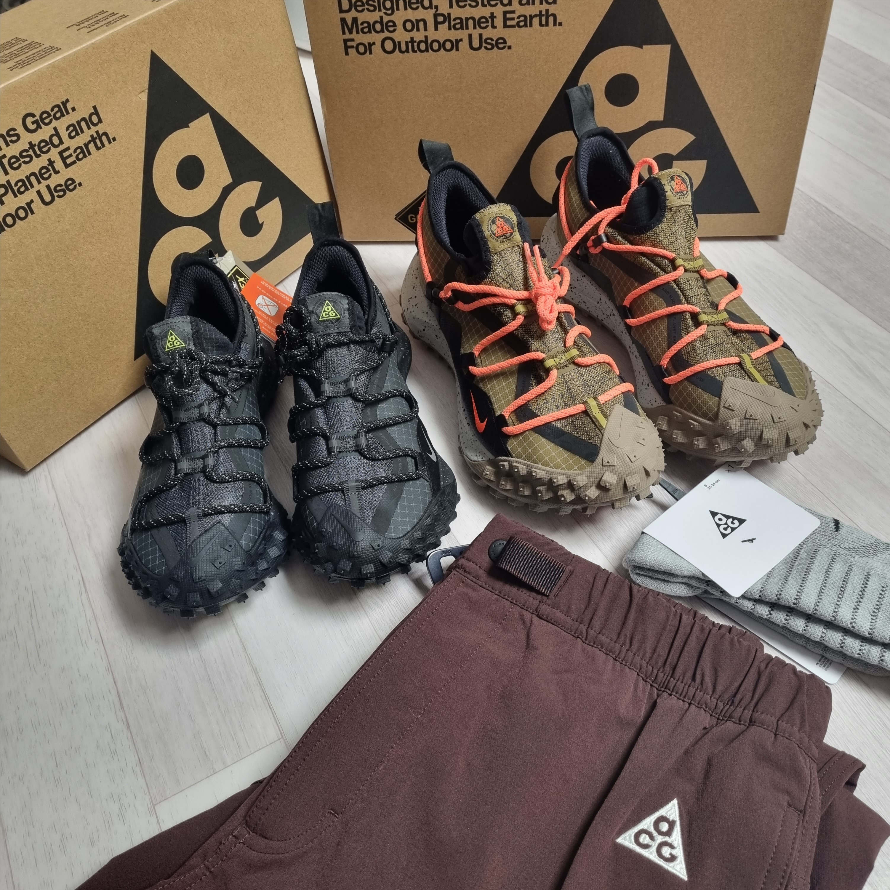 Nike ACG Mountain Fly Low Gore-Tex SE Dark Smoke Grey, Nike ACG Mountain Fly Low Gore-Tex SE Hazel Rush 착용 스타일