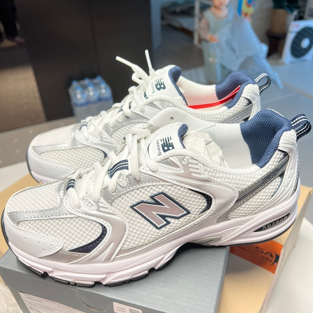 New Balance 530 White 착용 스타일