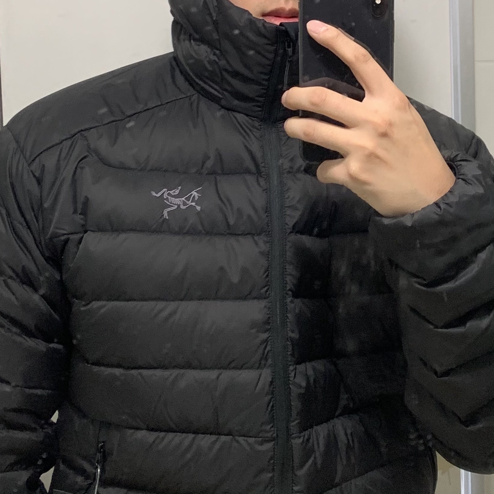 Arc'teryx Cerium Hoody Black 착용 스타일