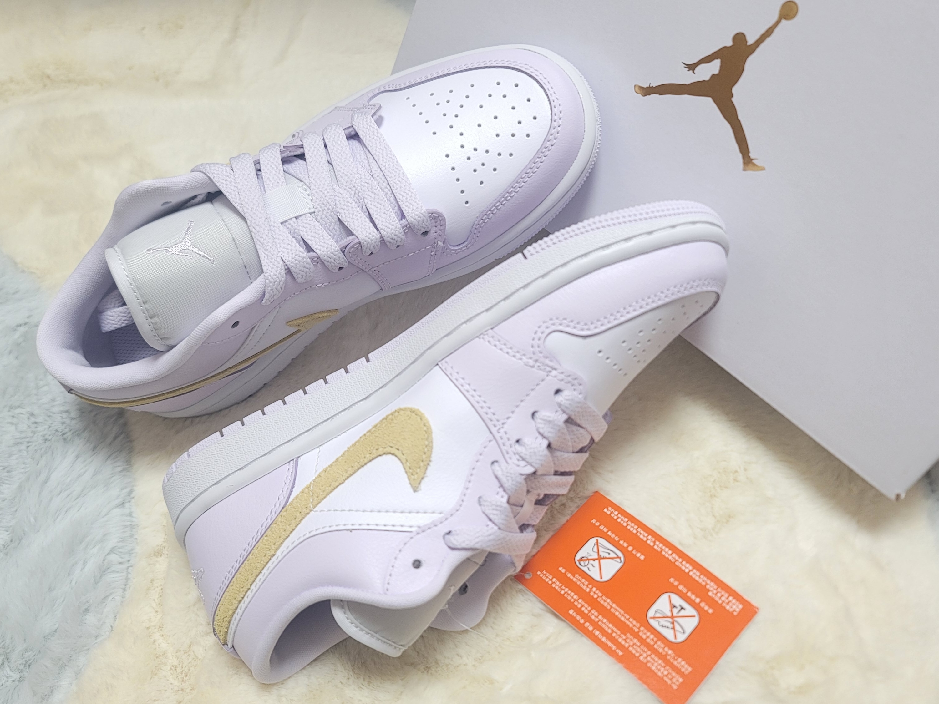(W) Jordan 1 Low Barely Grape Lemon Wash, (W) Nike Dunk Low SE Light Soft Pink 착용 스타일 - 2