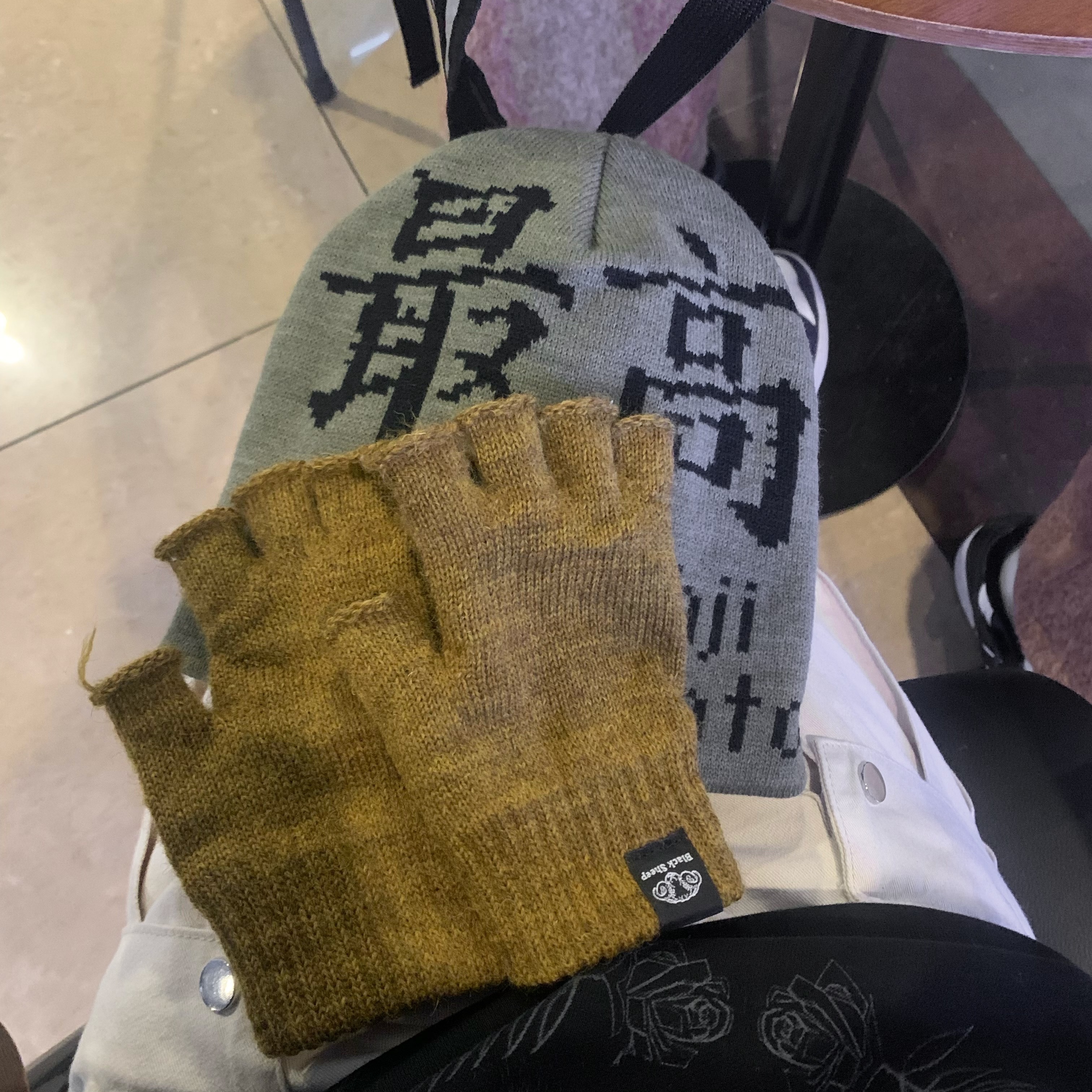 Supreme x Yohji Yamamoto Beanie Olive - 22FW 착용 스타일 - 3