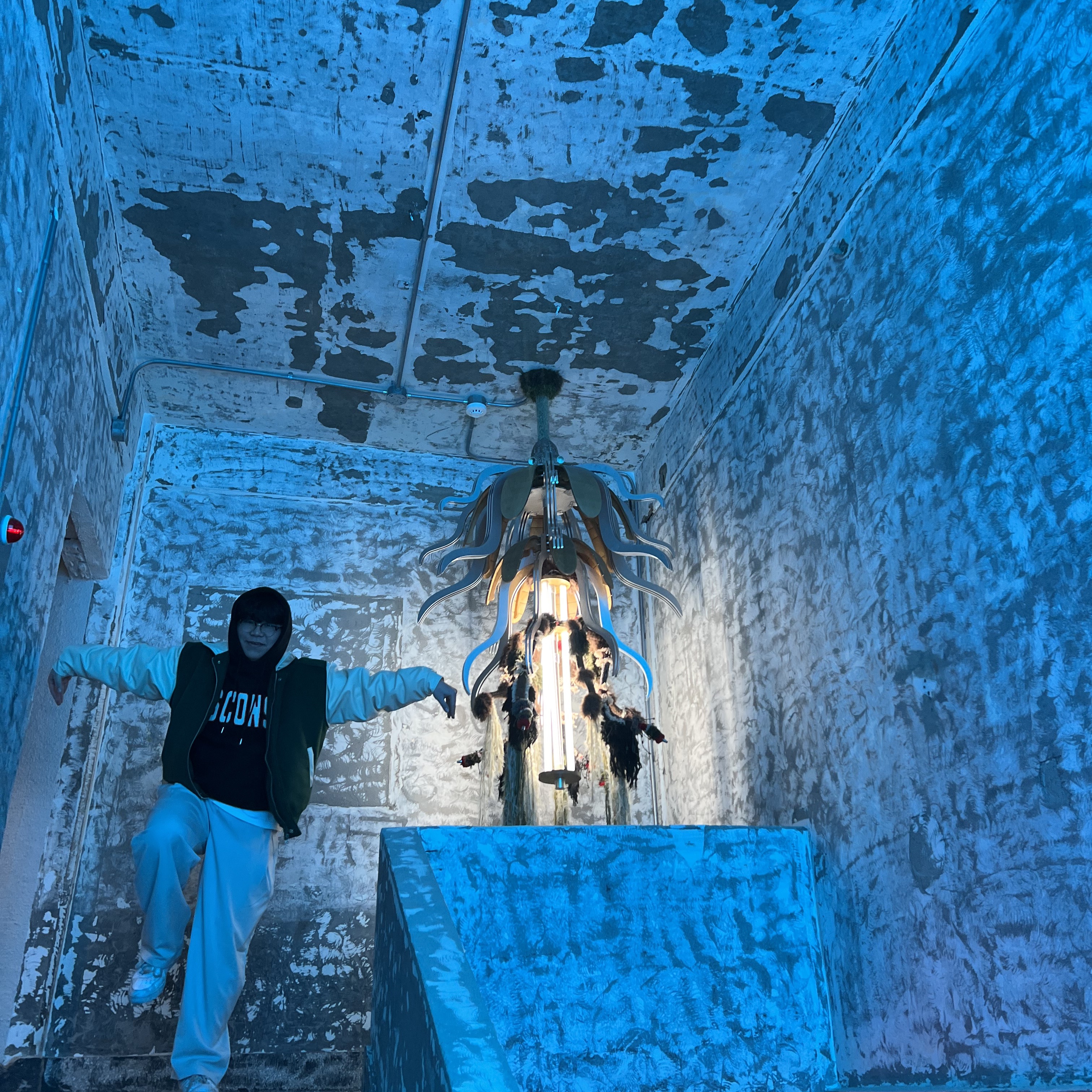 Ader Error TRS Hoodie Zip-Up Blue, Adidas Superstar Core Black White 착용 스타일 - 3