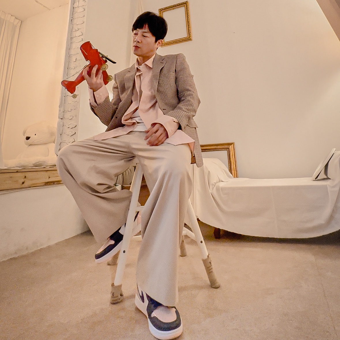 (W) Jordan 1 Retro High OG Atmosphere 착용 스타일 - 1