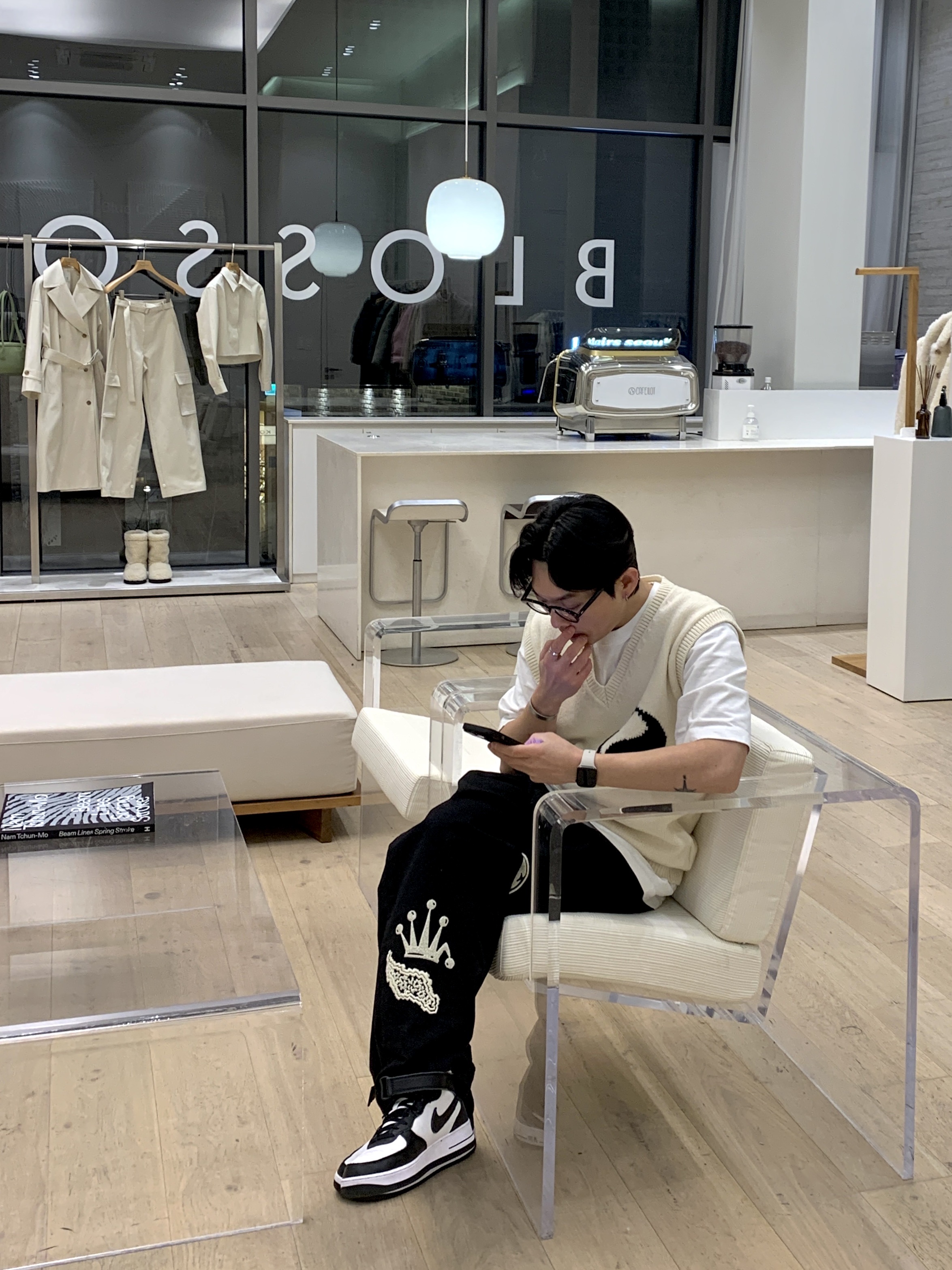 Nike x Stussy Air Force 1 '07 Mid SP Black and Light Bone, Stussy Noma Icon Beach Pants Washed Black 착용 스타일 - 2