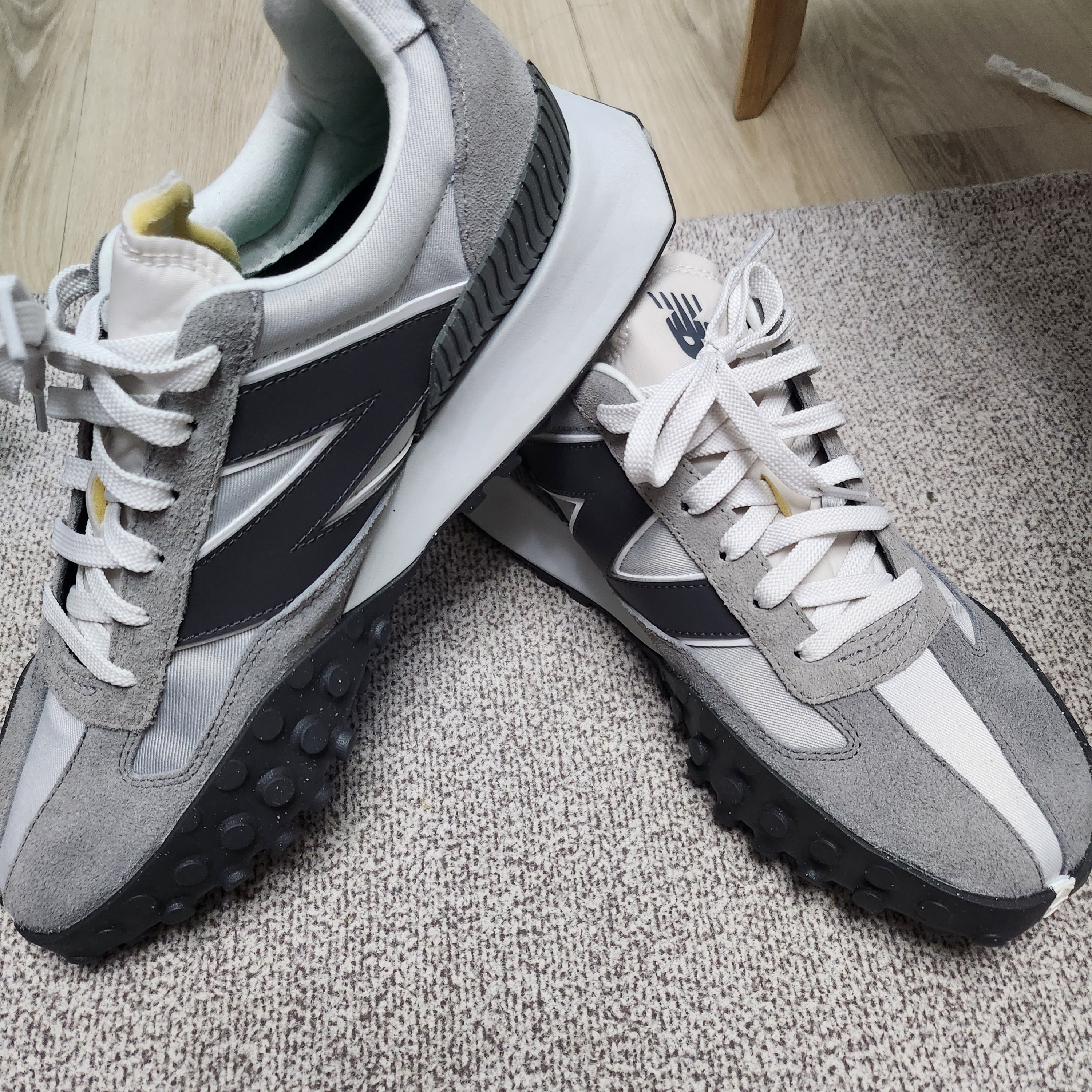 New Balance XC-72 Grey 착용 스타일