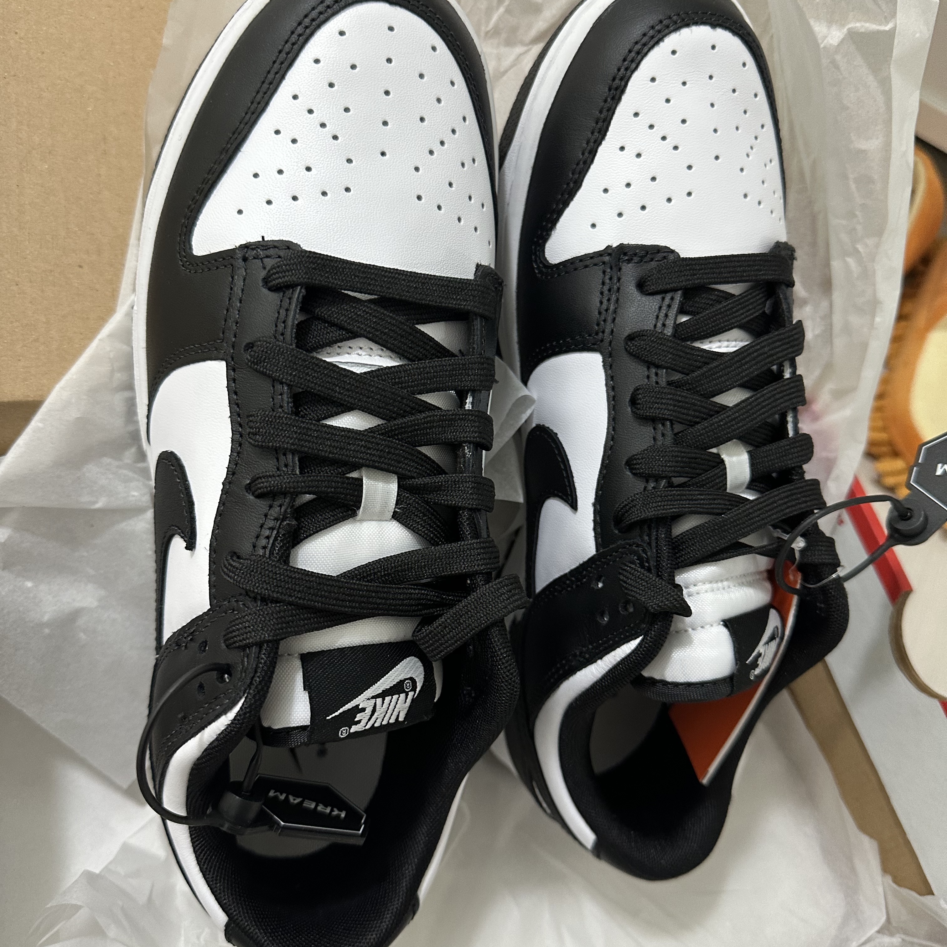 Nike Dunk Low Retro Black 착용 스타일