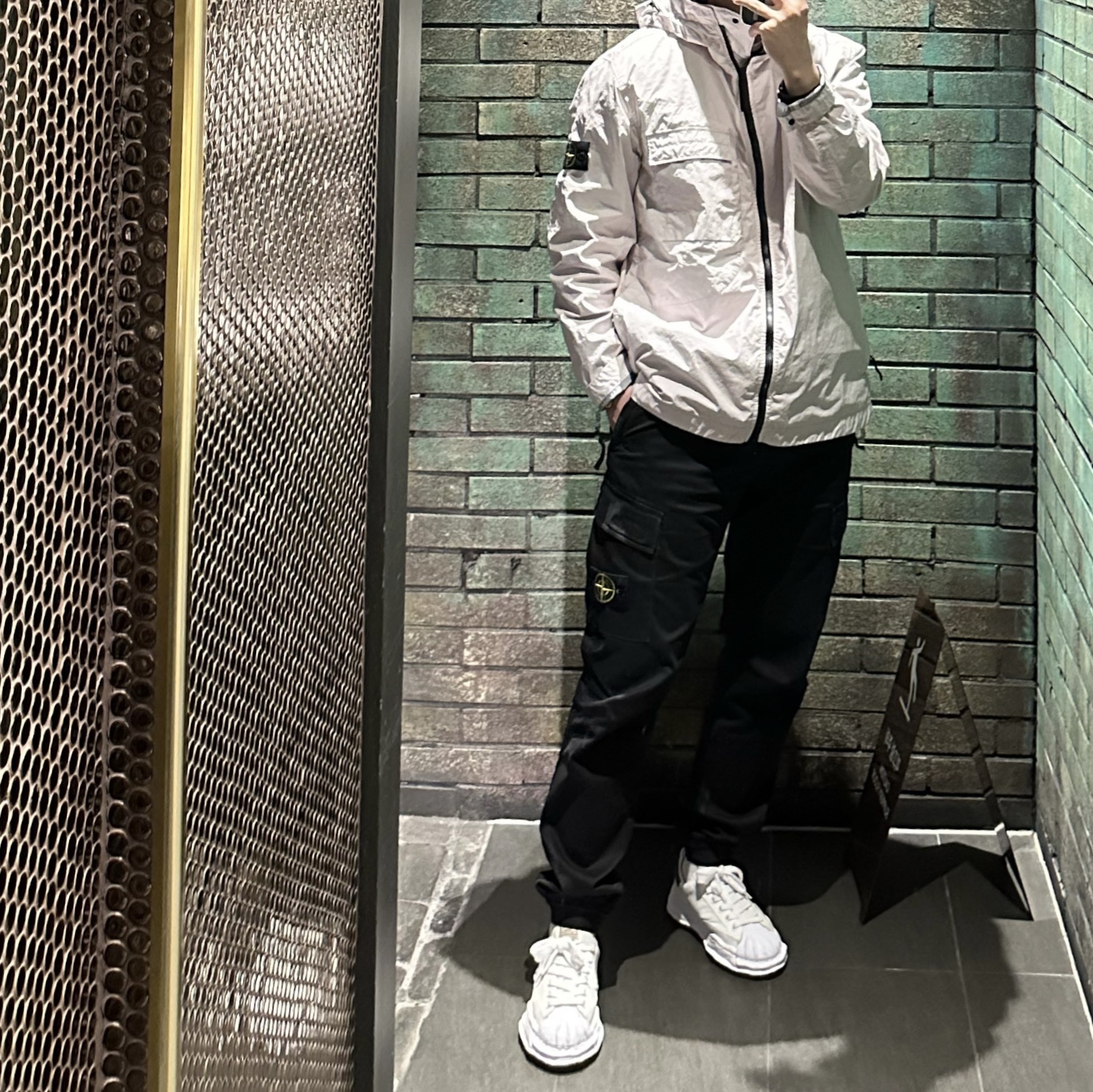 Stone Island 40223 Membrana 3L TC Garment Dyed Hooded Jacket Rose - 22SS, Maison Mihara Yasuhiro Blakey OG Sole Leather Low-top Sneakers White 착용 스타일