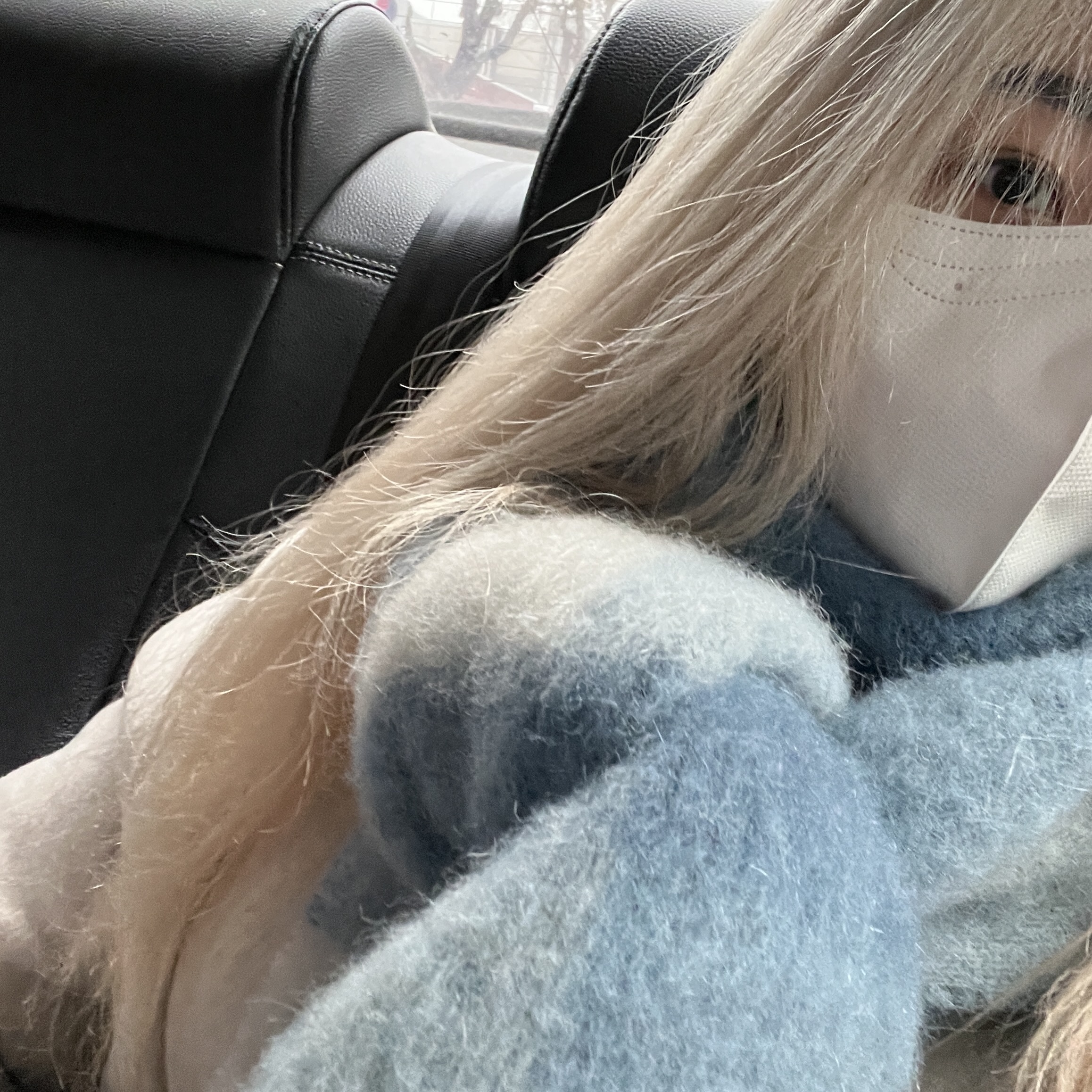 Acne Studios Mohair Check Muffler Pastel Blue Beige 착용 스타일