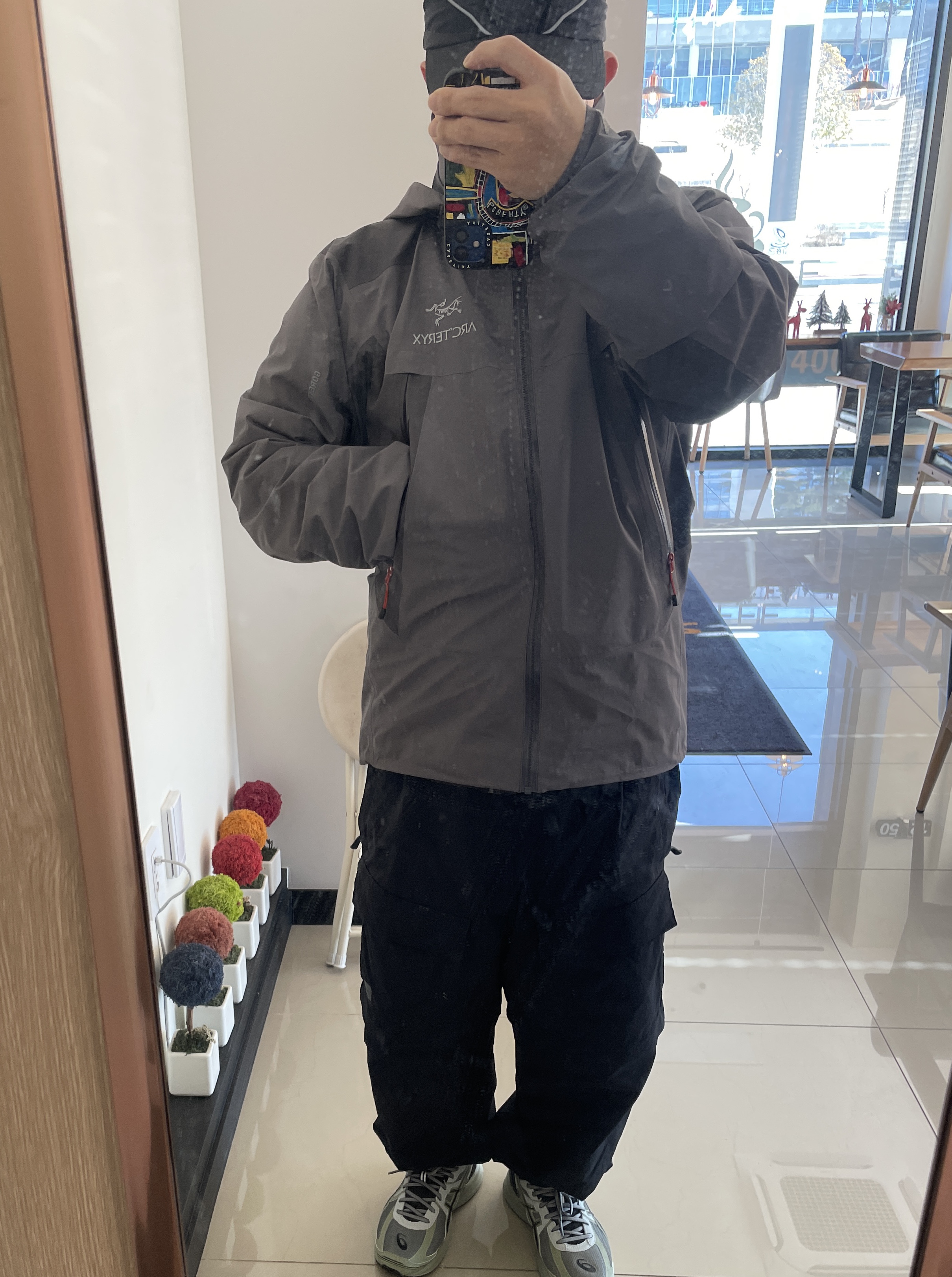 Asics Jog 100 S Sheet Rock - 2E Wide, Arc'teryx Beta Jacket Cloud 착용 스타일