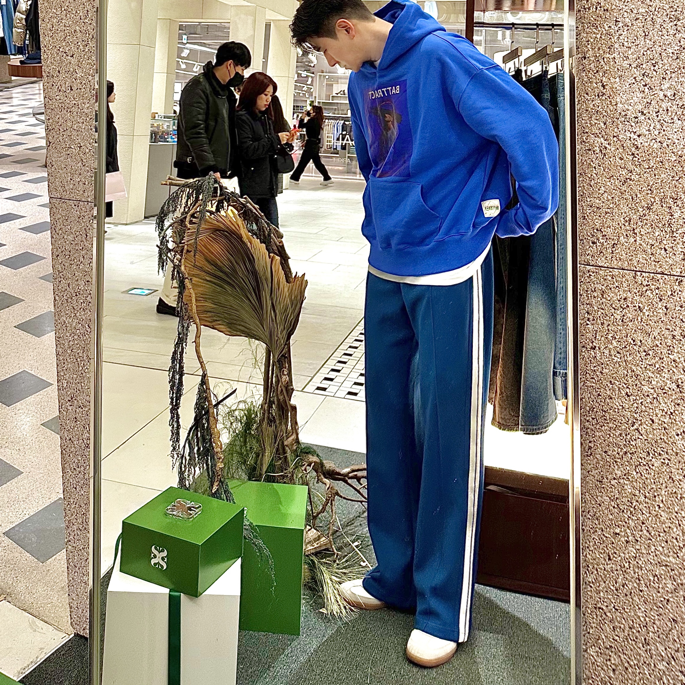 Adidas x Pharrell Williams Humanrace Samba Cloud White Night Grey 착용 스타일