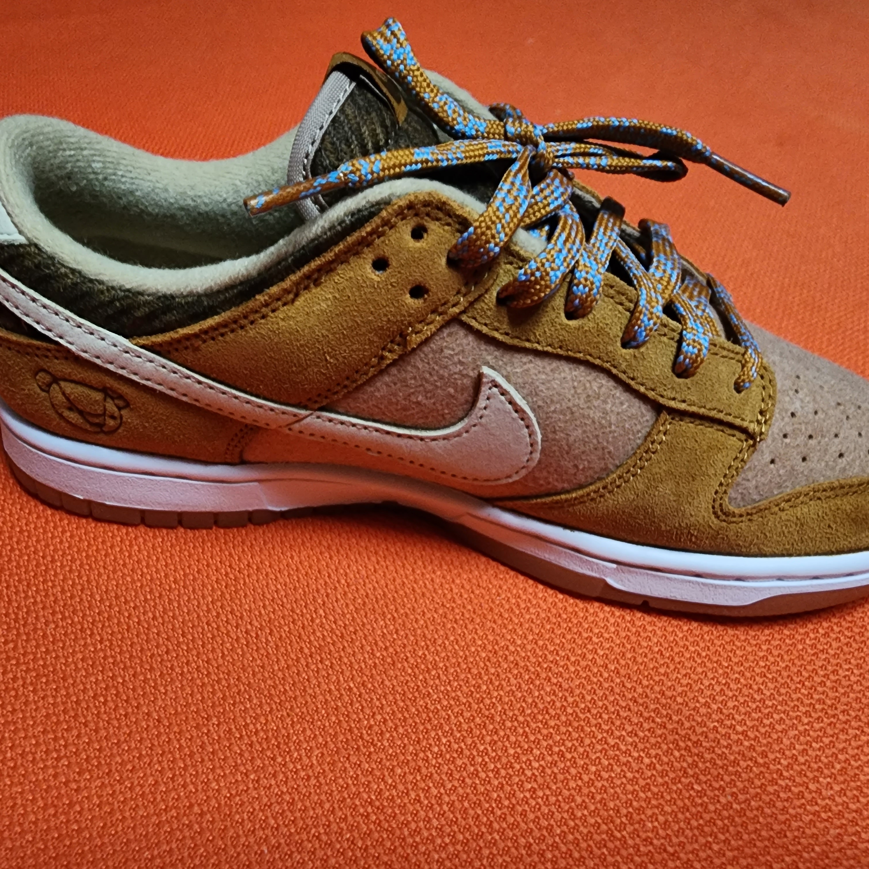 Nike Dunk Low SE Praline Desert Ochre 착용 스타일 - 3