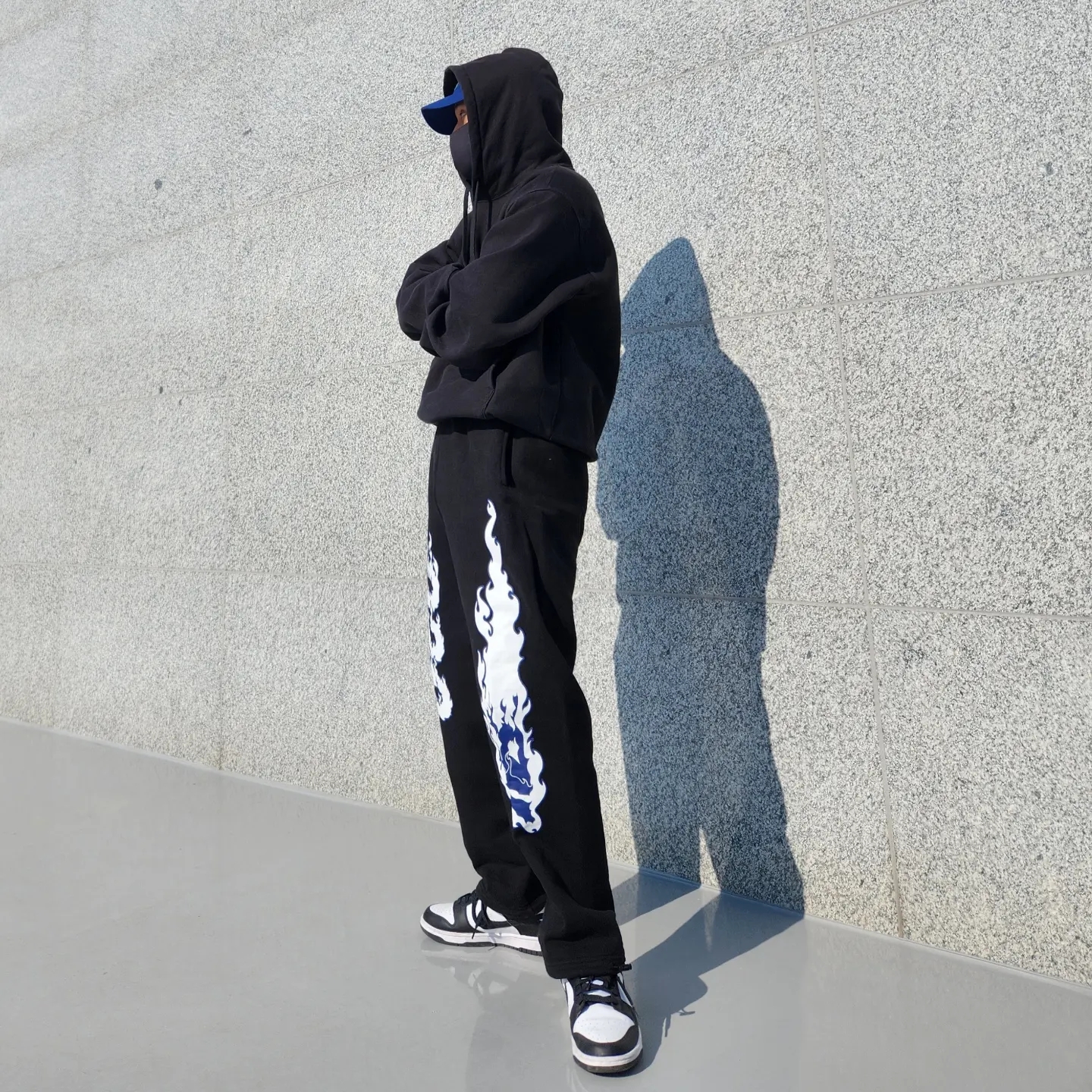 Nike Dunk Low Retro Black, Stussy Basic Stussy Hoodie Black 2022 착용 스타일 - 1