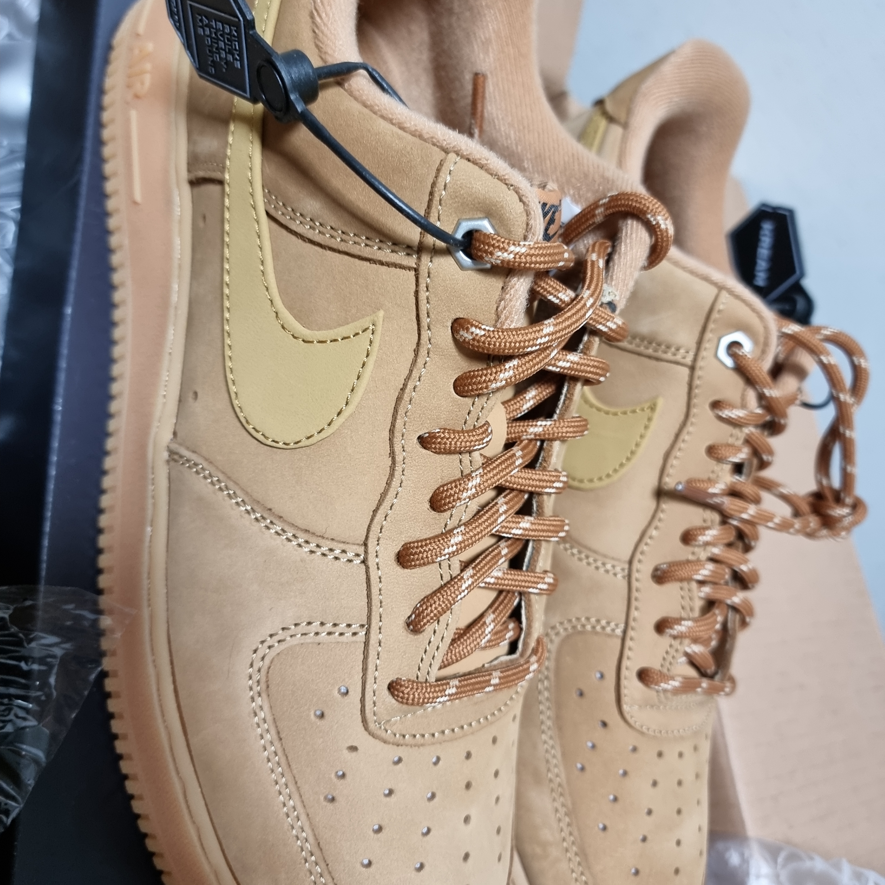 Nike Air Force 1 '07 WB Flax 착용 스타일