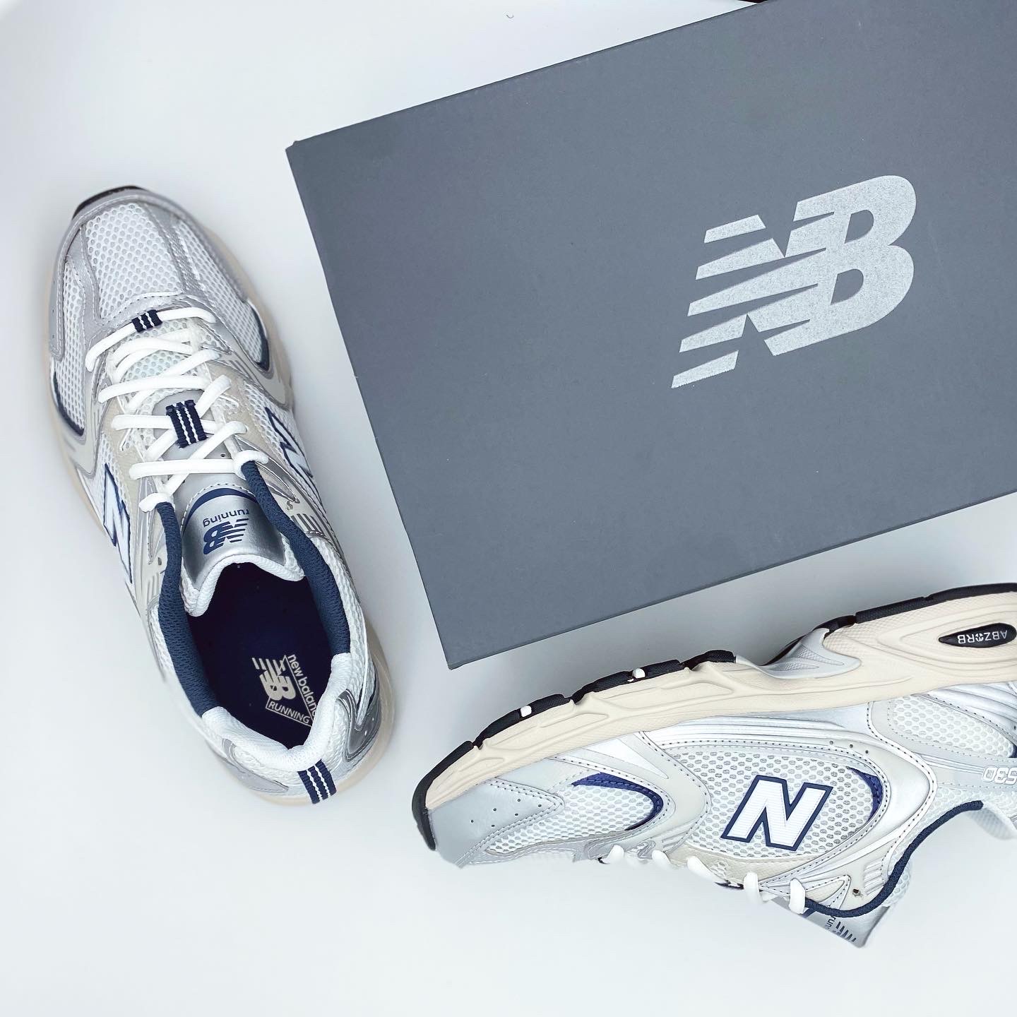New Balance 530 Steel Grey 착용 스타일 - 5