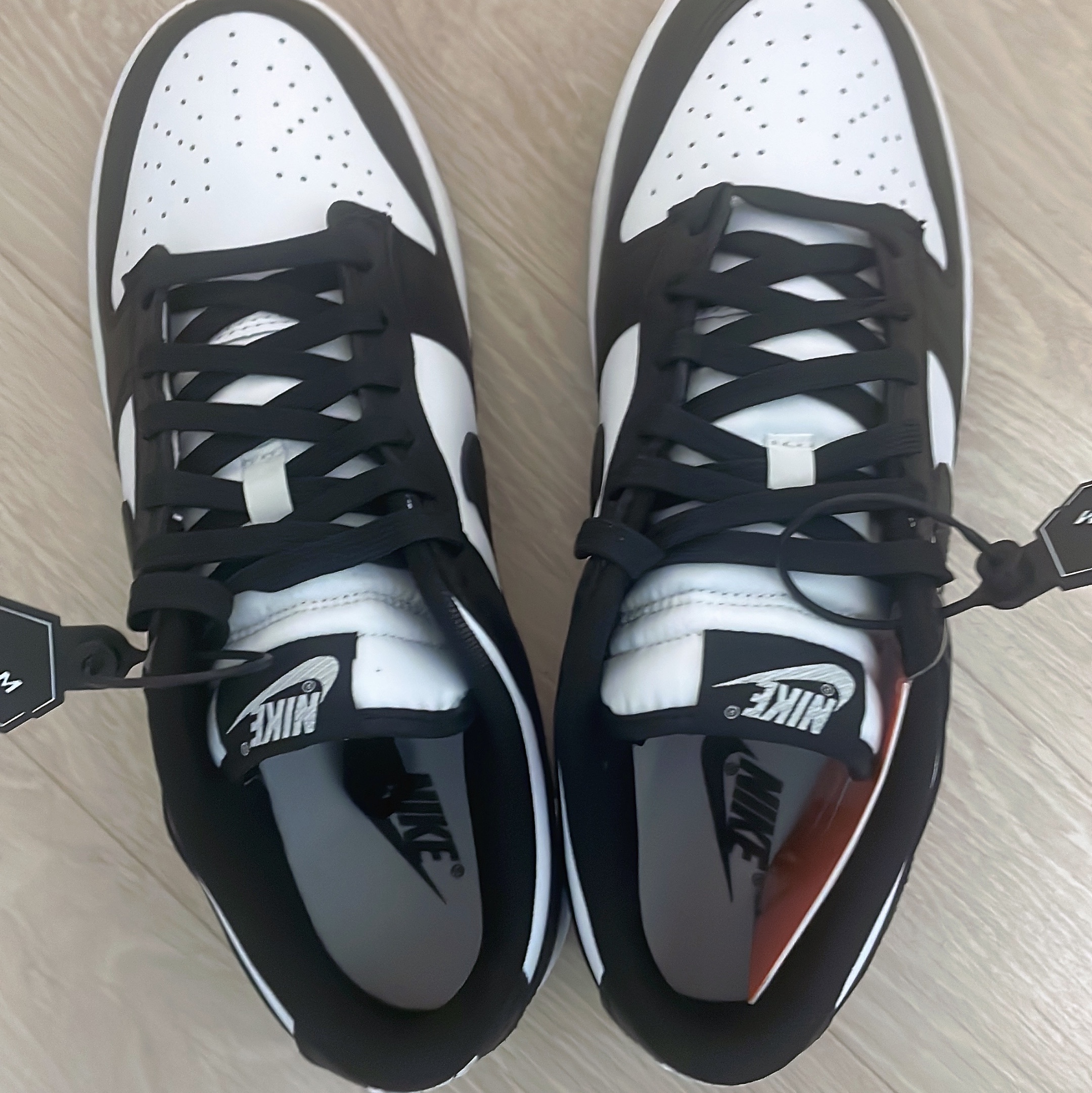 Nike Dunk Low Retro Black 착용 스타일 - 1
