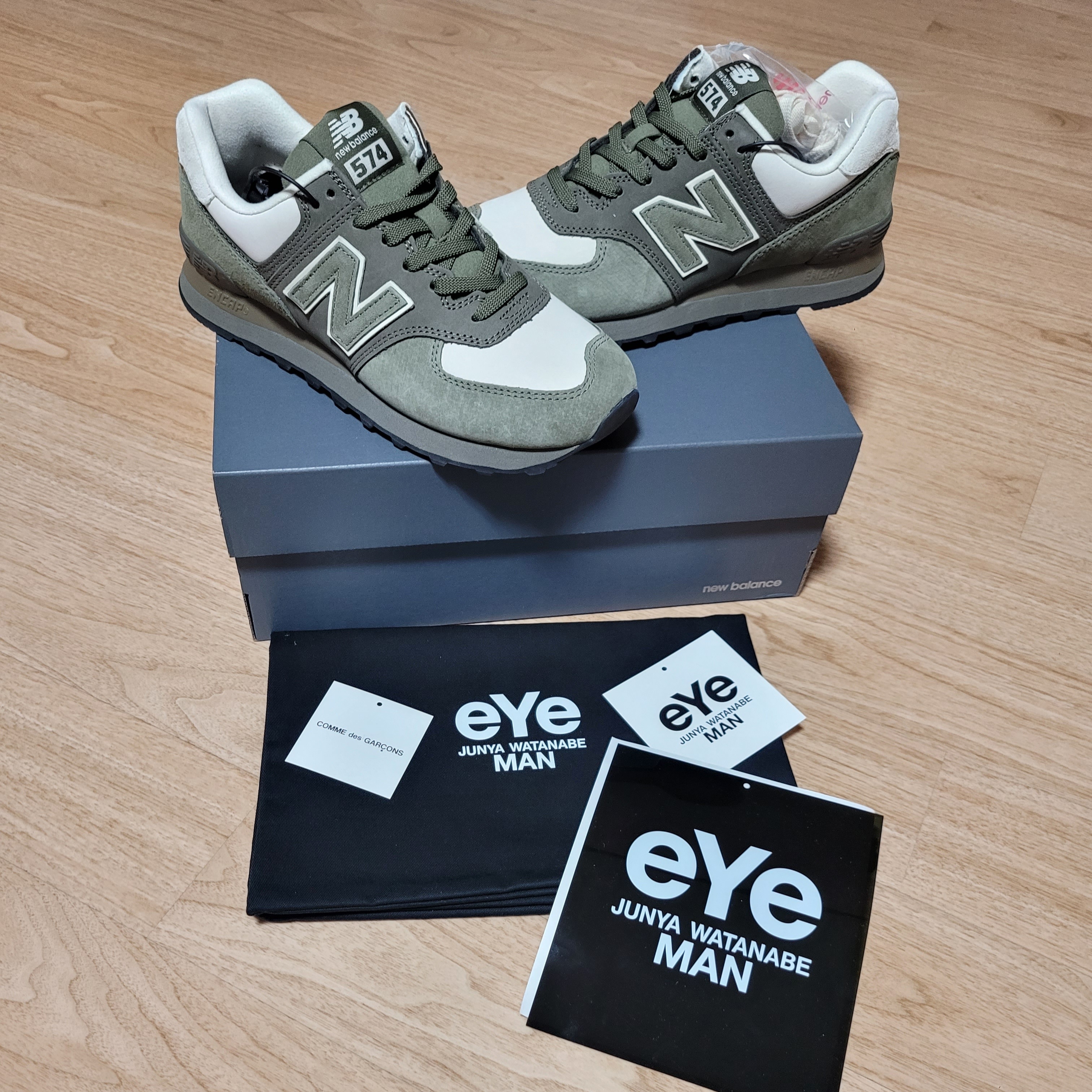 New Balance x JJJJound 990v3 Olive, New Balance x JJJJound 990v3 Brown Black 착용 스타일 - 4