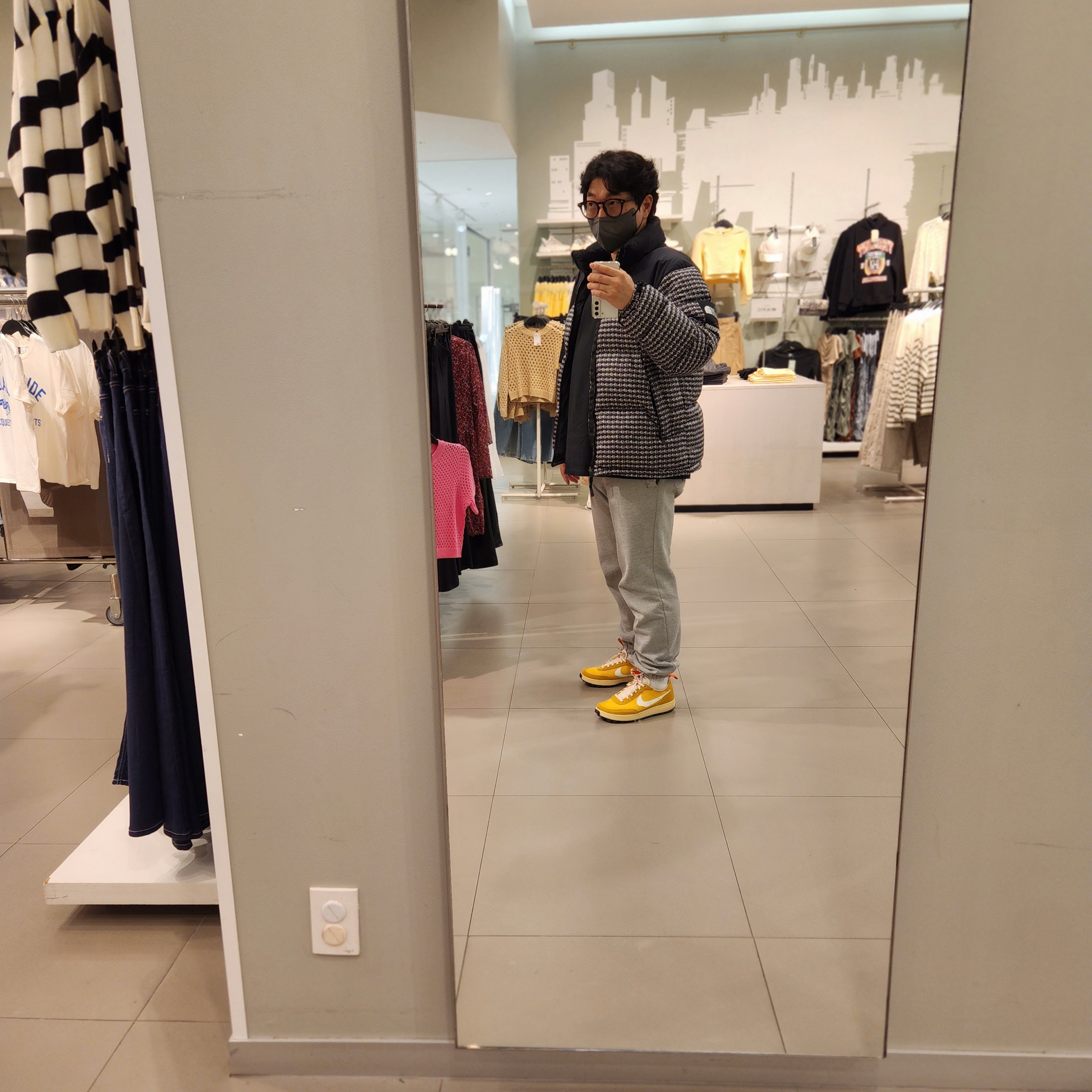 Nike x Tom Sachs General Purpose Shoe Archive, Supreme x The North Face Studded Nuptse Jacket Black - 21SS 착용 스타일 - 2