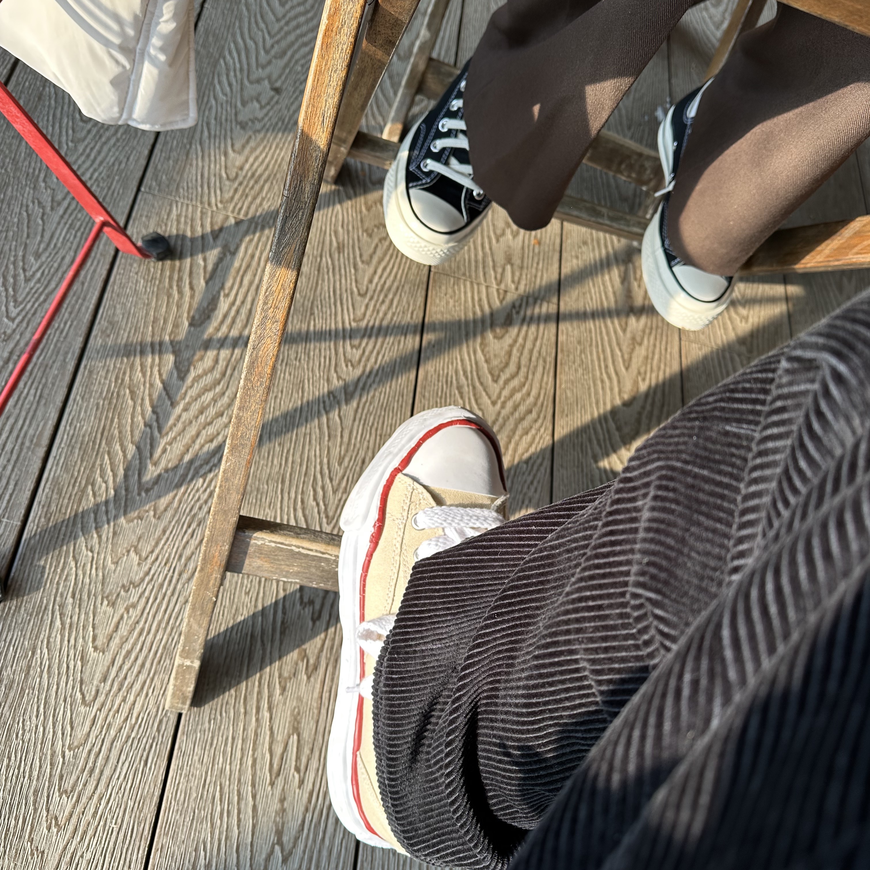 Maison Mihara Yasuhiro Peterson OG Sole Canvas Low-top Sneakers Natural, Converse Chuck 70 Ox Black - Standard 착용 스타일