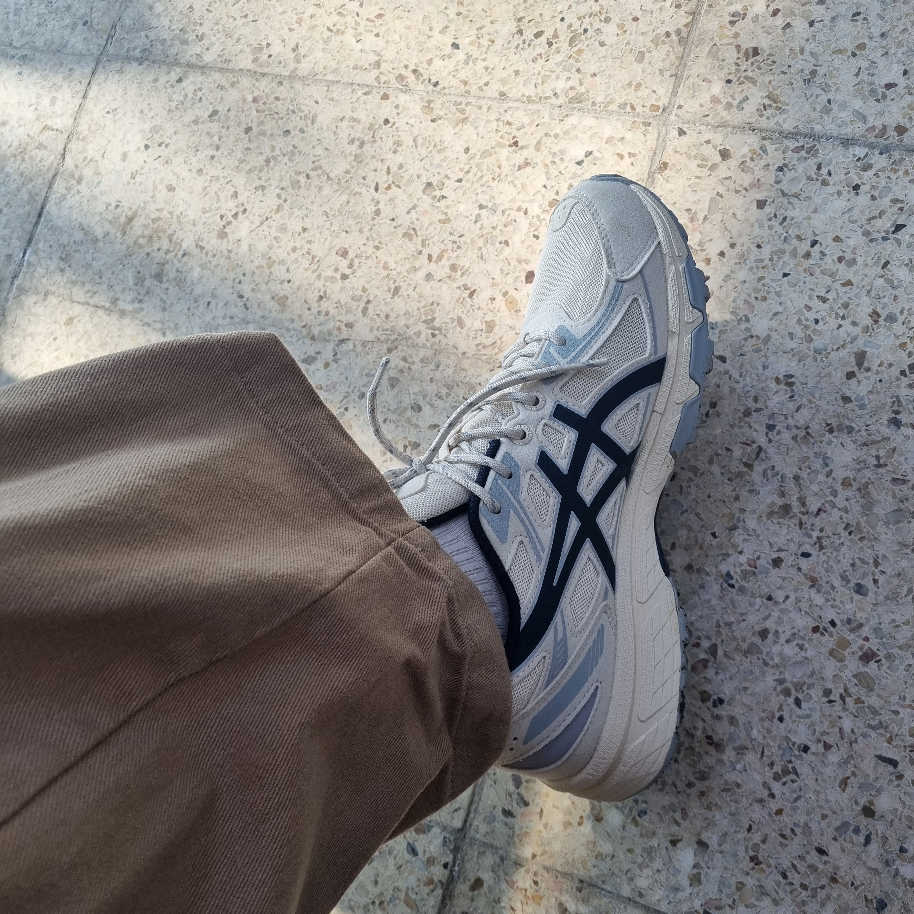 Asics Gel-Venture 6 SPS Birch French Blue 착용 스타일