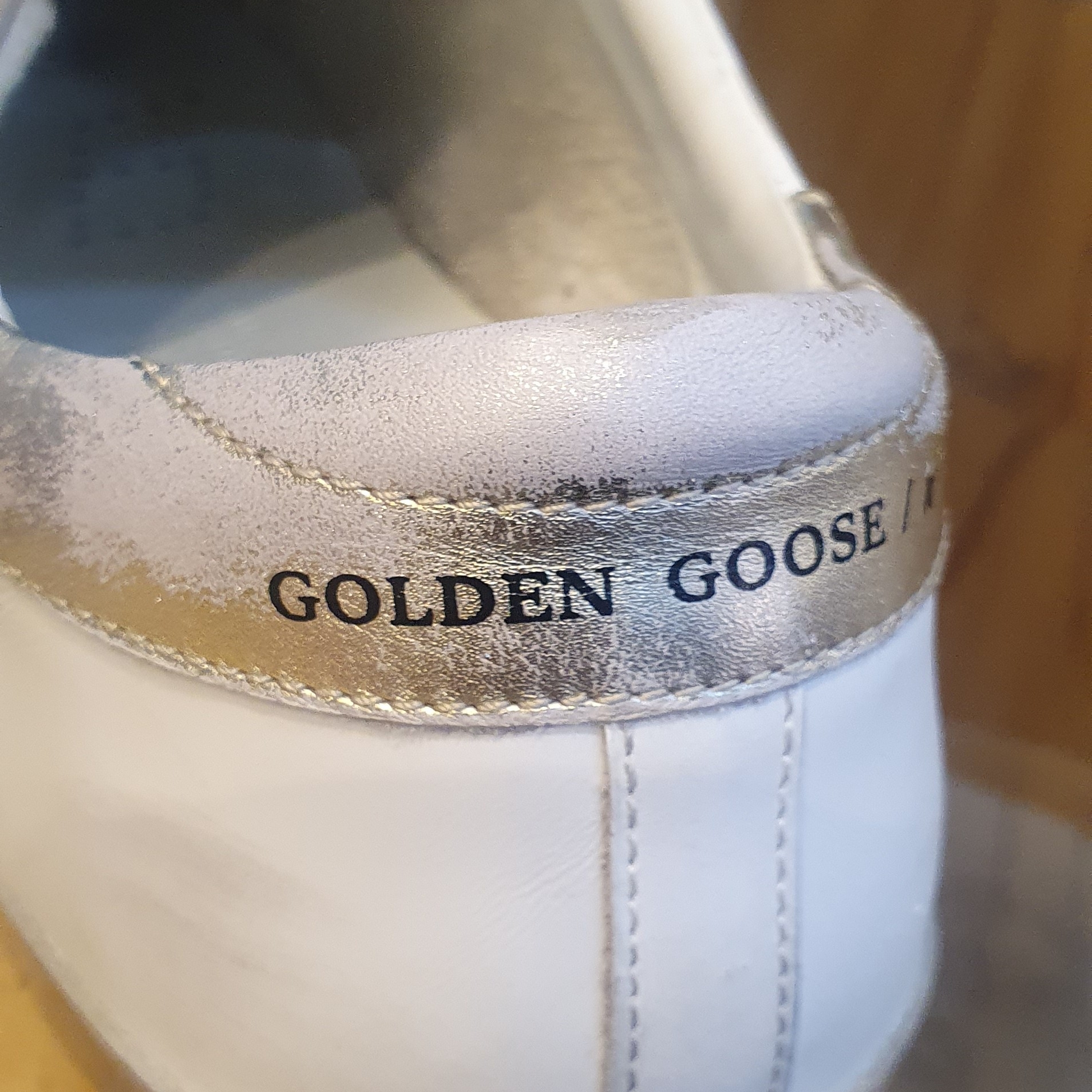 Golden Goose Superstar White Gold Heel Tab Sneakers 착용 스타일 - 5
