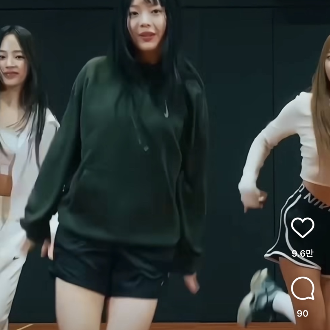Nike x Billie Eilish NRG Fleece Hoodie Sequoia - Asia 착용 스타일 - 1