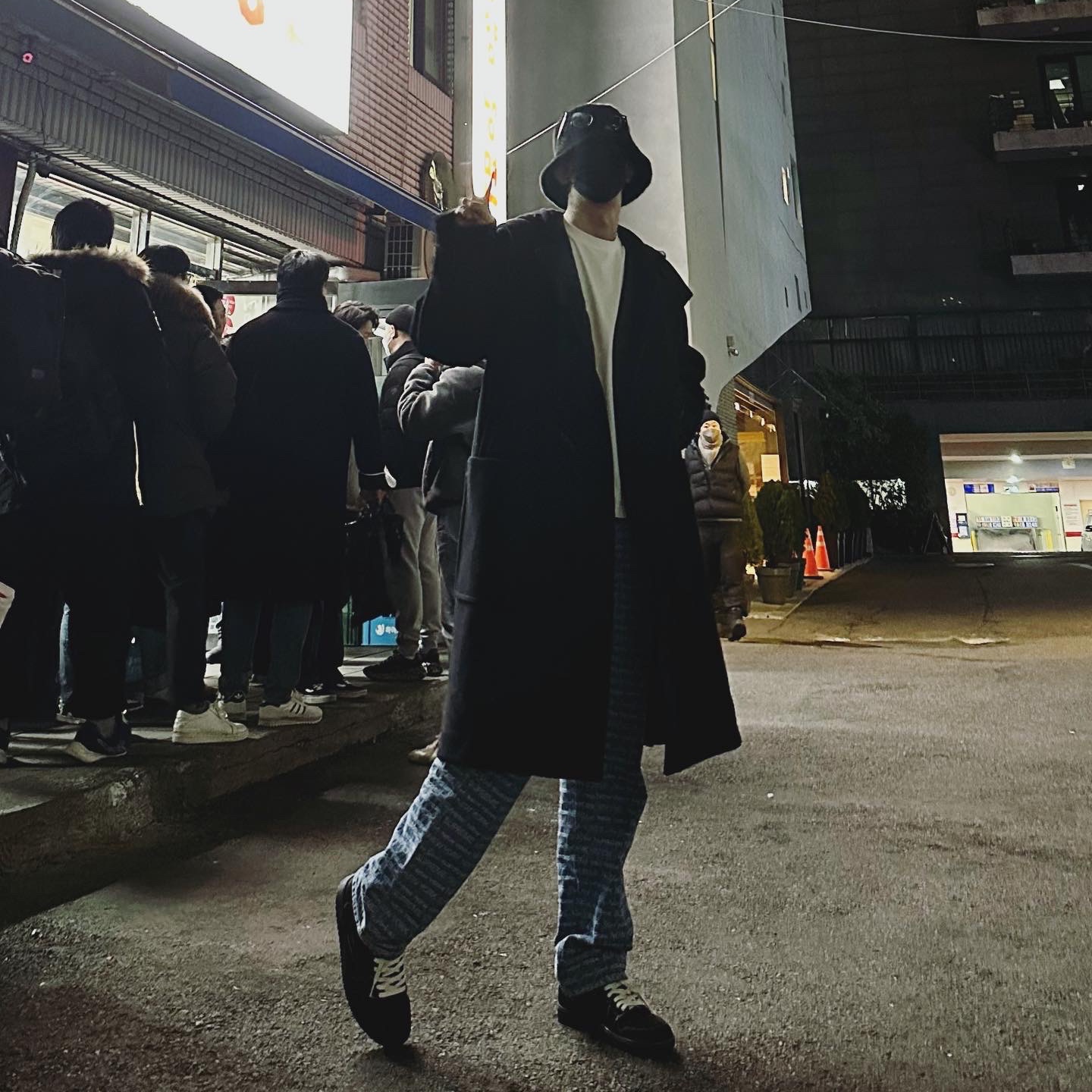 Jordan 1 x Travis Scott Retro Low OG SP Black Phantom, Supreme Multi Type Jacquard Regular Jean Blue - 22FW 착용 스타일 - 1