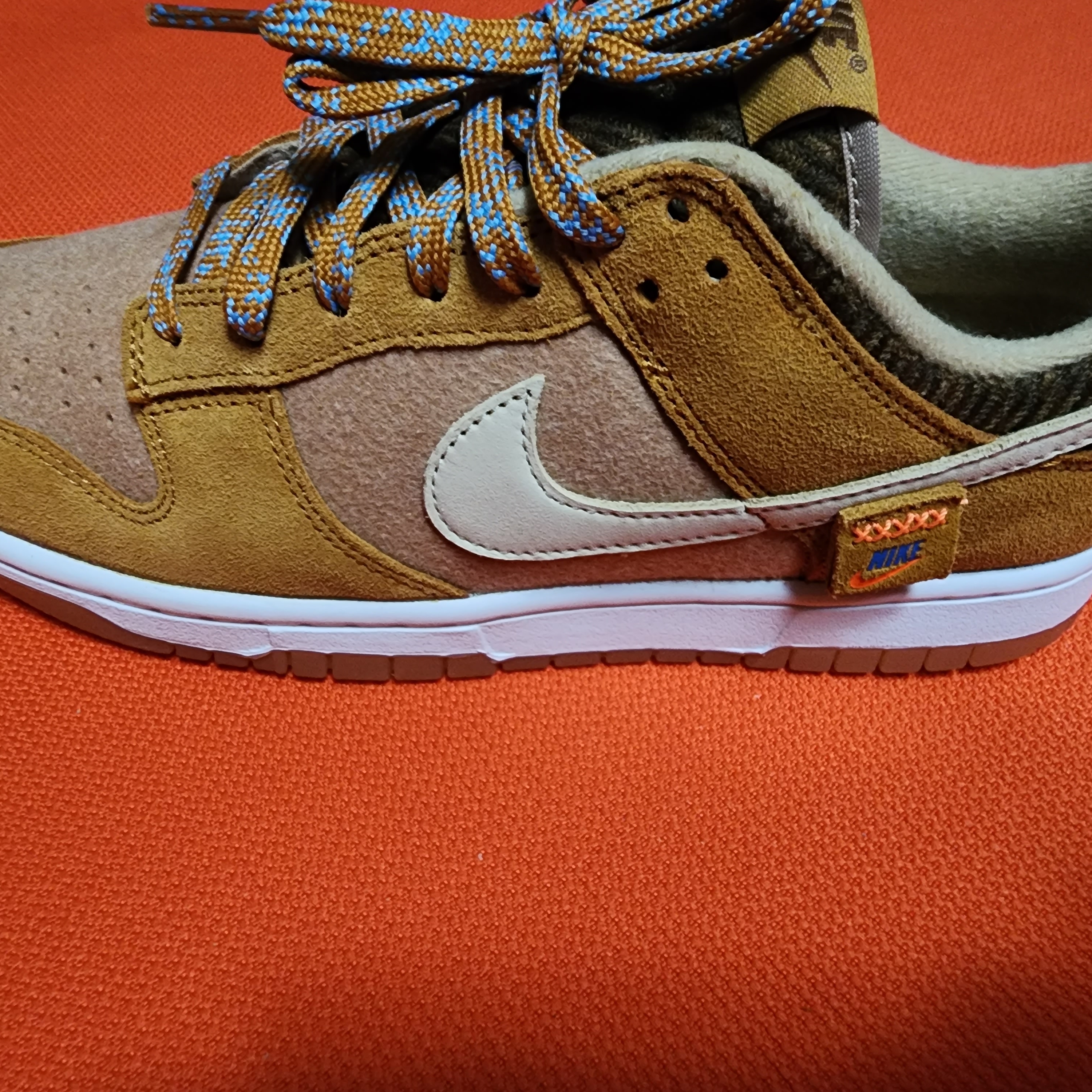 Nike Dunk Low SE Praline Desert Ochre 착용 스타일 - 4