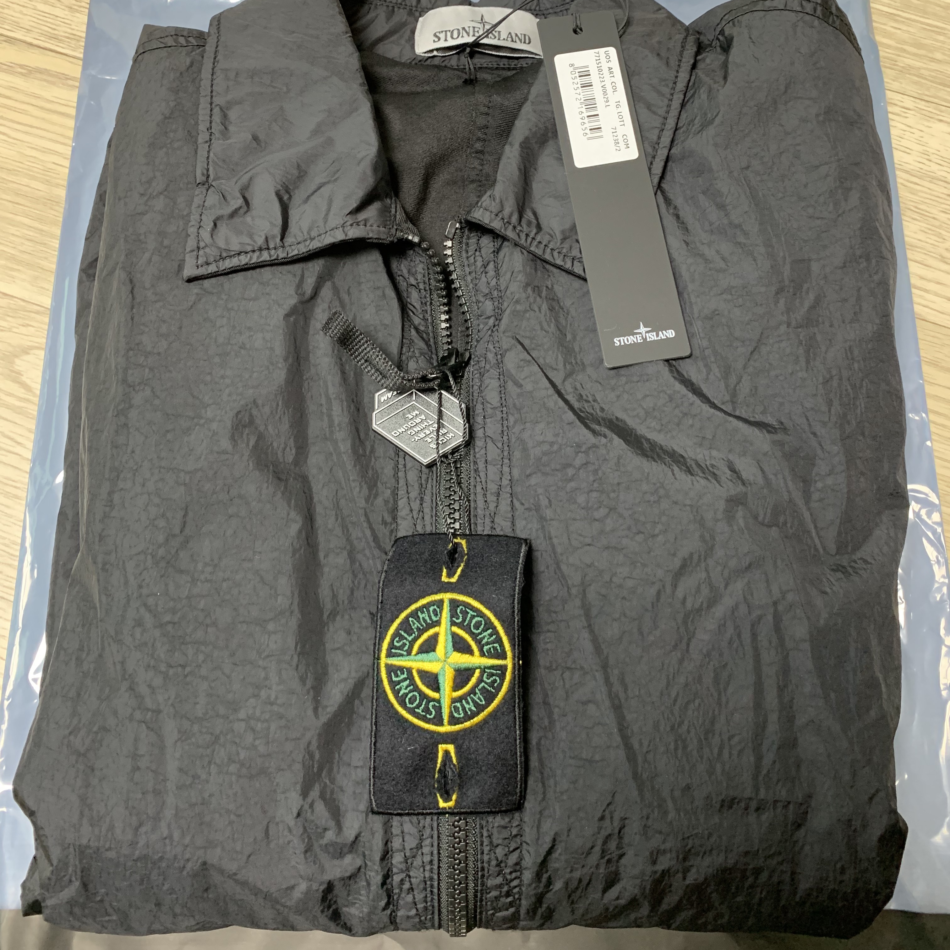 Stone Island 10223 Crinkle Reps Nylon Garment Dyed Overshirt Black - 22FW 착용 스타일