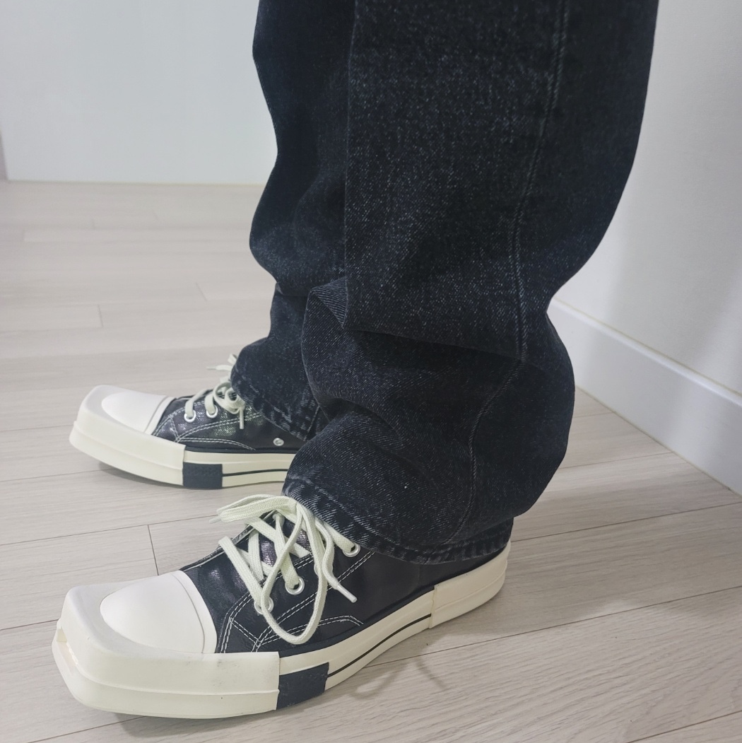 Converse x Drkshdw Turbodrk Chuck 70 Hi Black Lacquered Denim 착용 스타일
