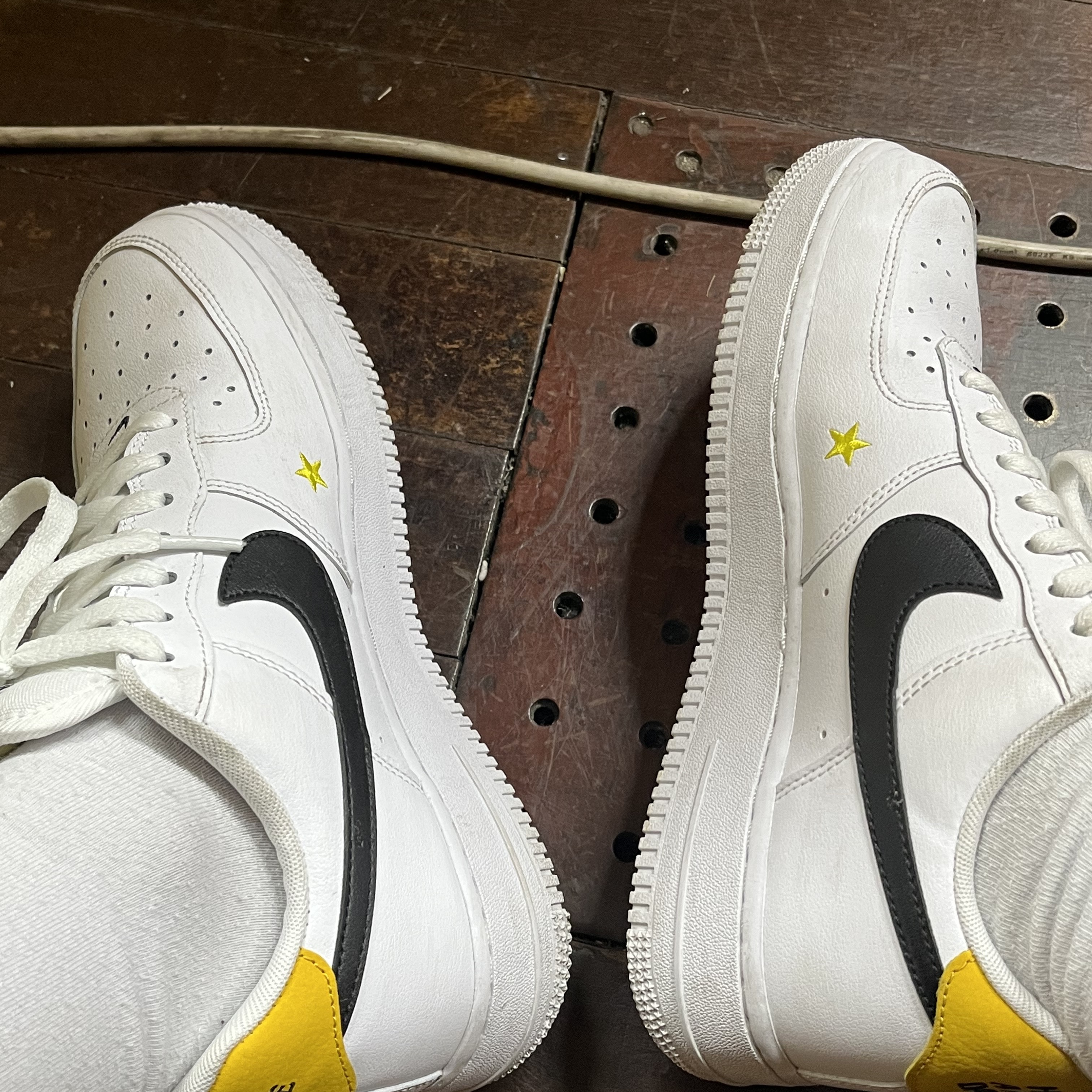 Nike Air Force 1 '07 LV8 2 Have a Nike Day 착용 스타일 - 1