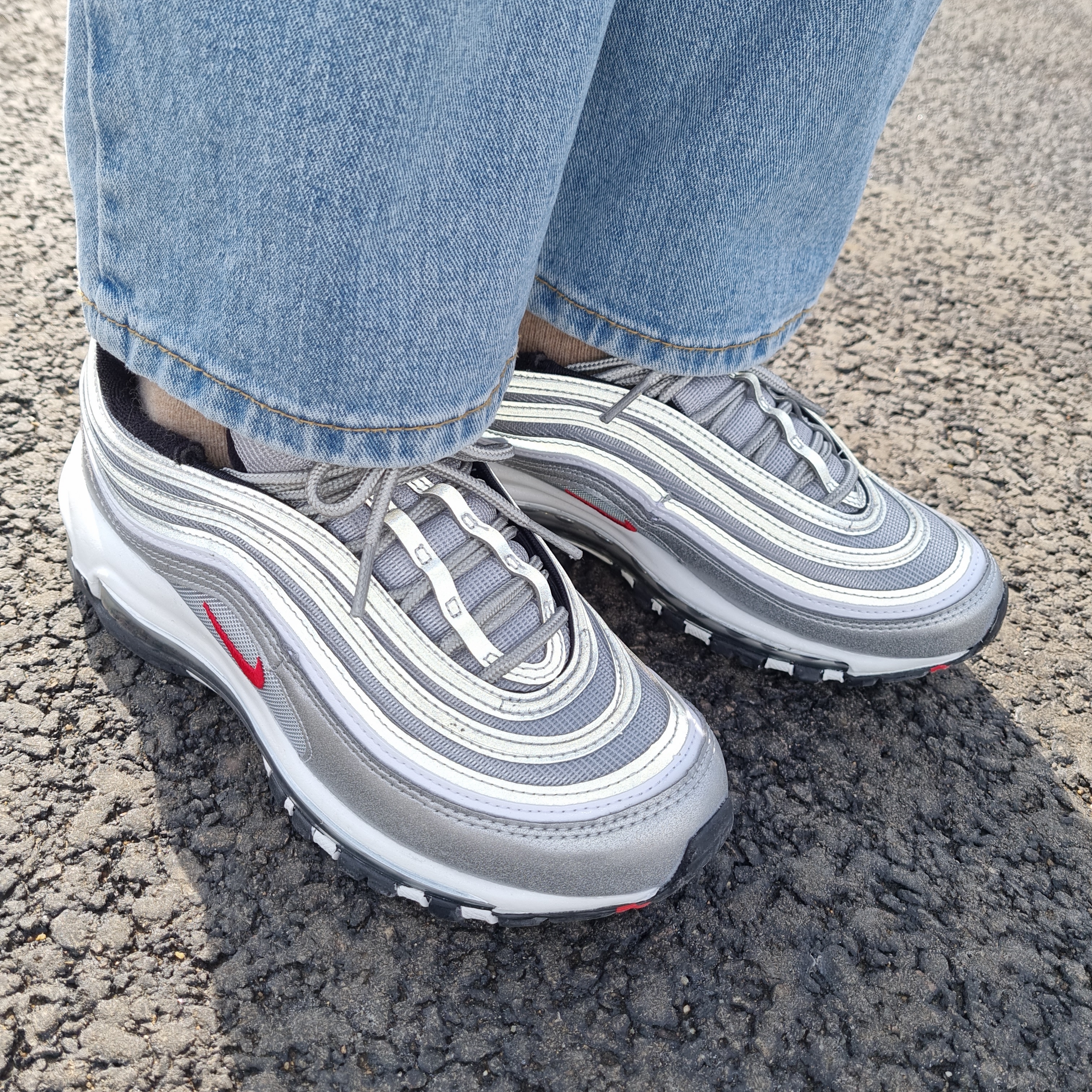 (W) Nike Air Max 97 OG Silver Bullet 2022 착용 스타일 - 2