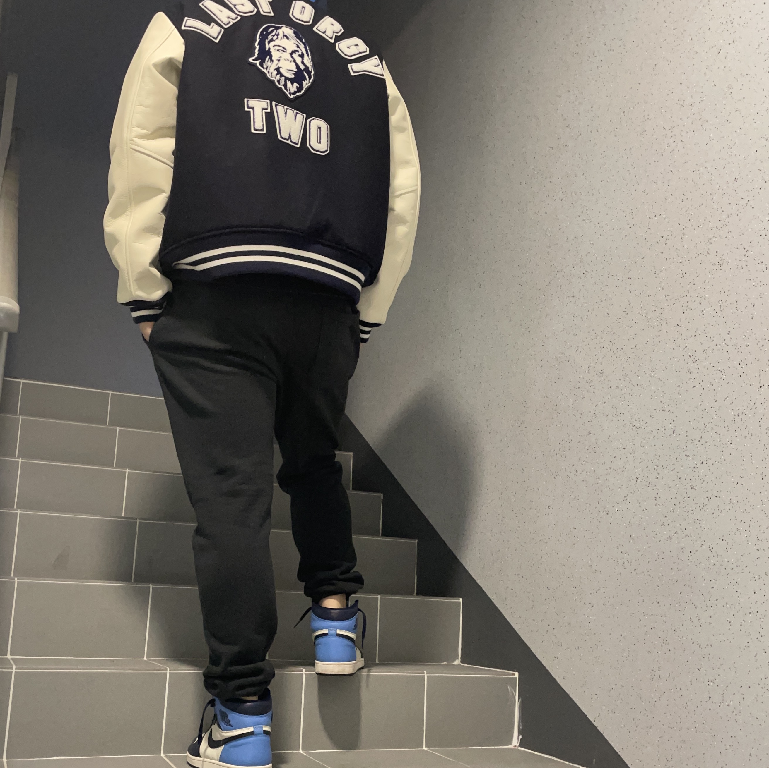 Human Made x Undercover Last Orgy 2 Varsity Jacket Navy, Jordan 1 Retro High Obsidian UNC 착용 스타일