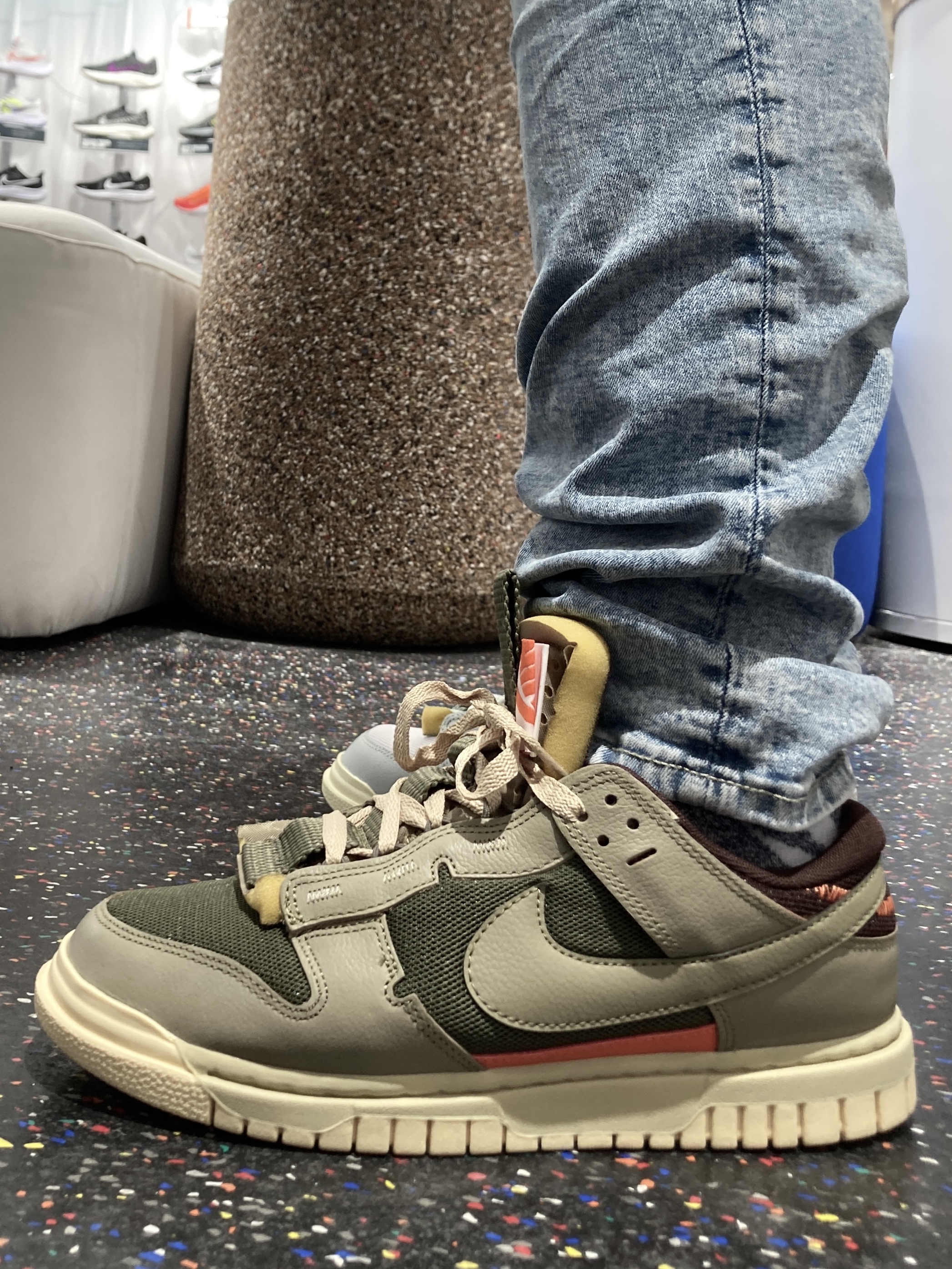 Nike Air Dunk Jumbo Medium Olive 착용 스타일