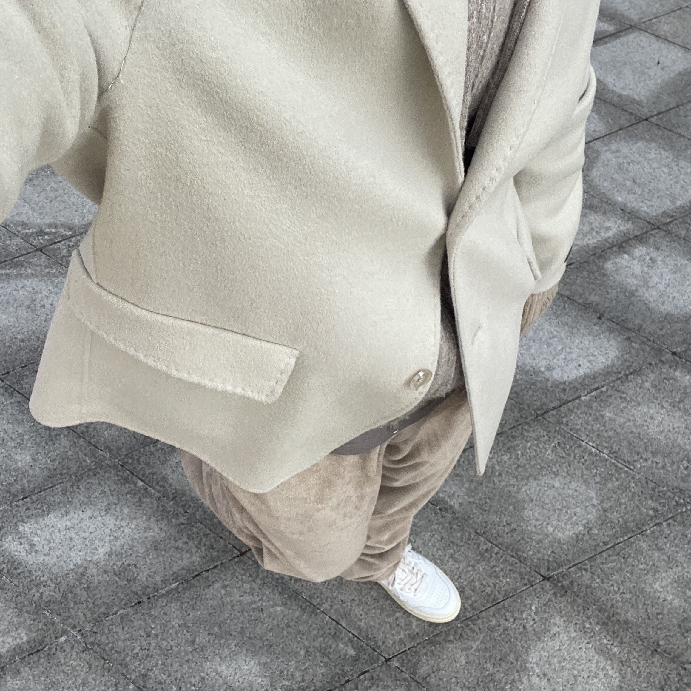 Autry Medalist Low Leather Sneakers White 착용 스타일 - 2