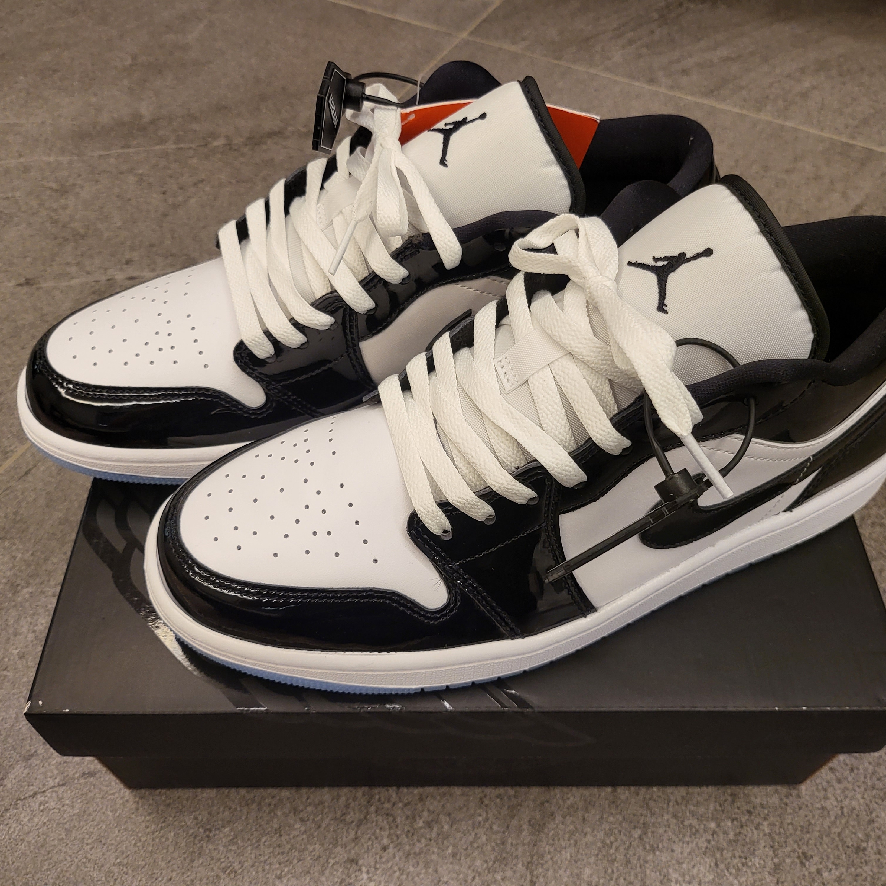 Jordan 1 Low SE Concord 착용 스타일 - 2