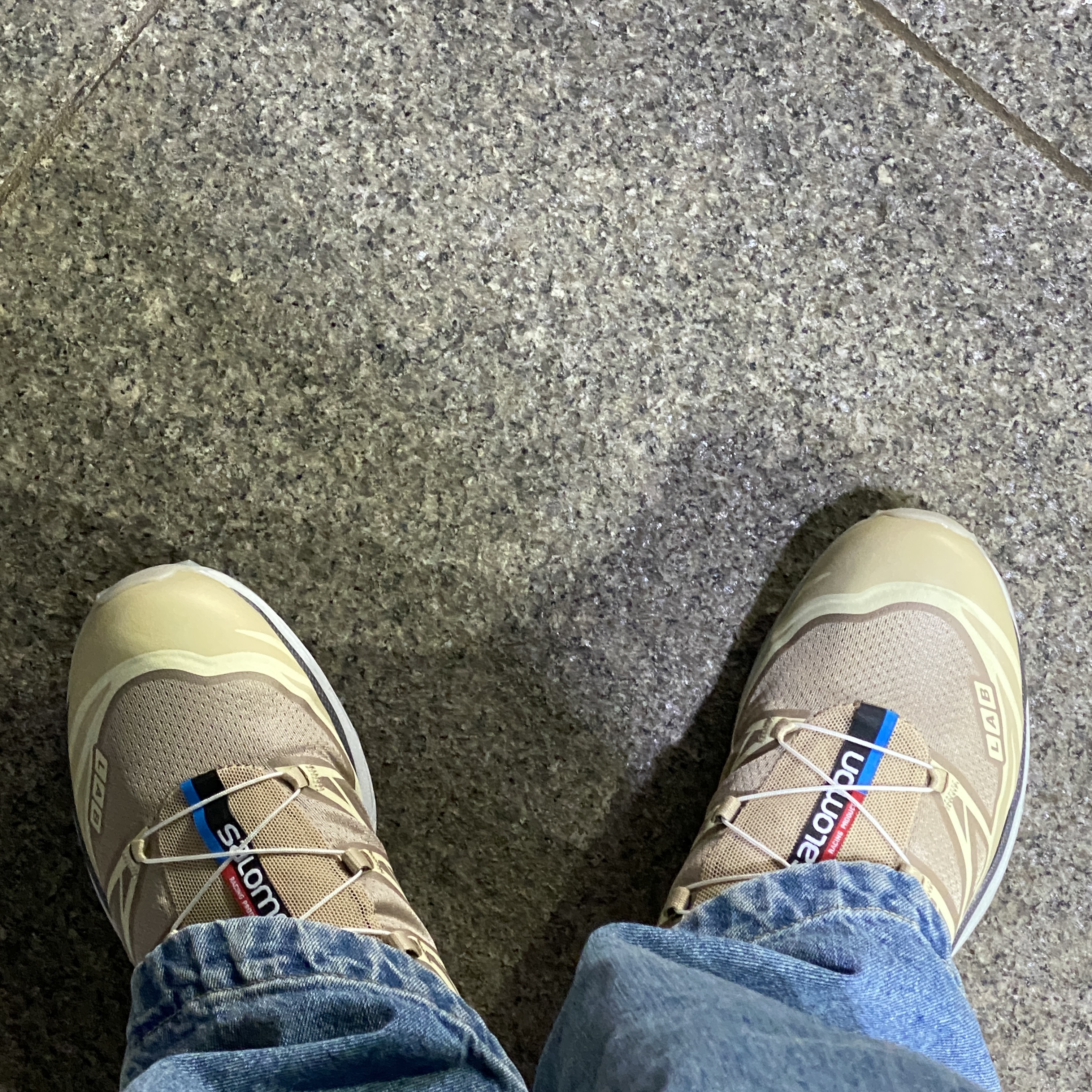 Salomon XT-6 Clear Safari Vanila Ice 착용 스타일